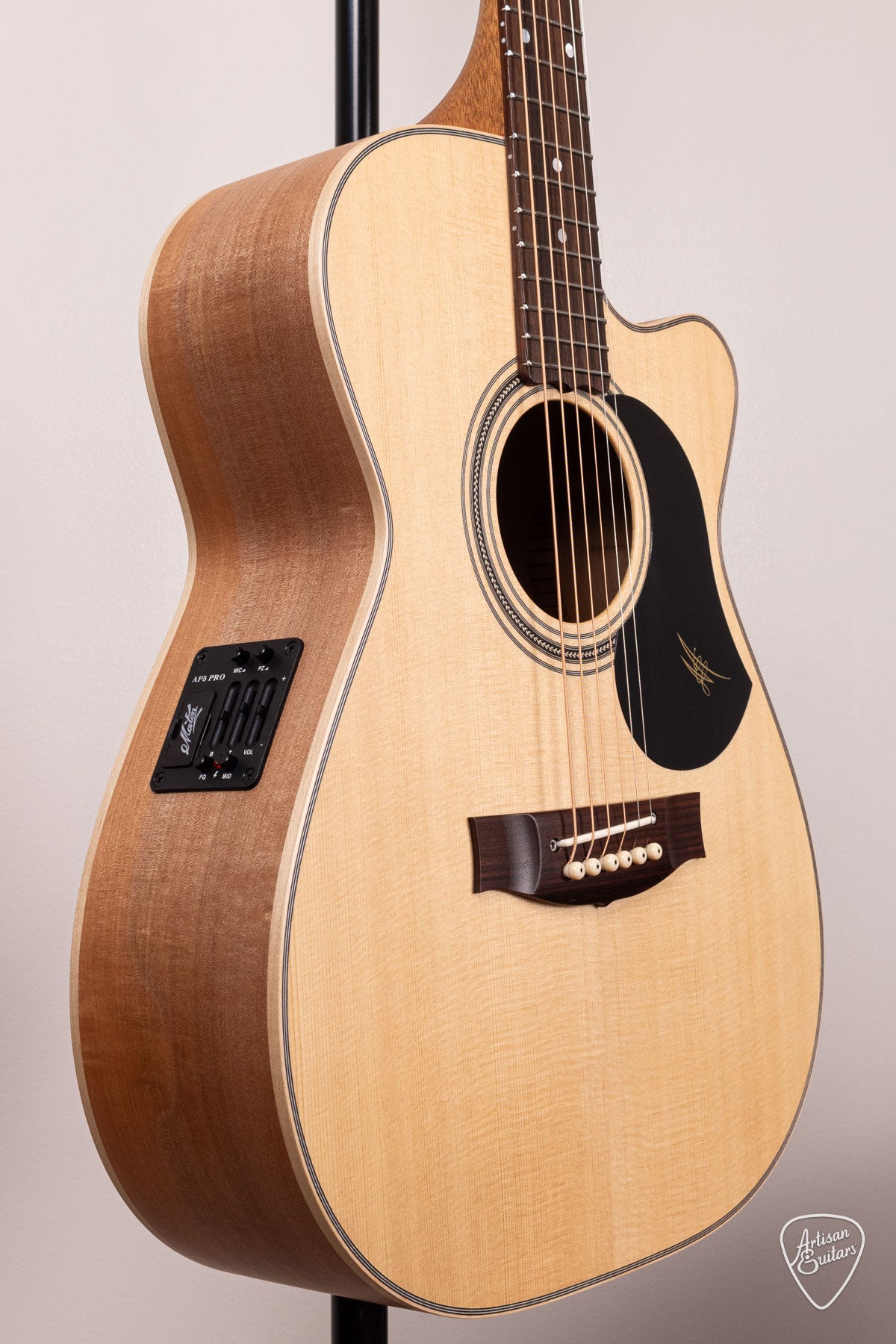 Maton Guitars Pre-Owned 808C J.R. Joe Robinson Signature Cutaway - 16933