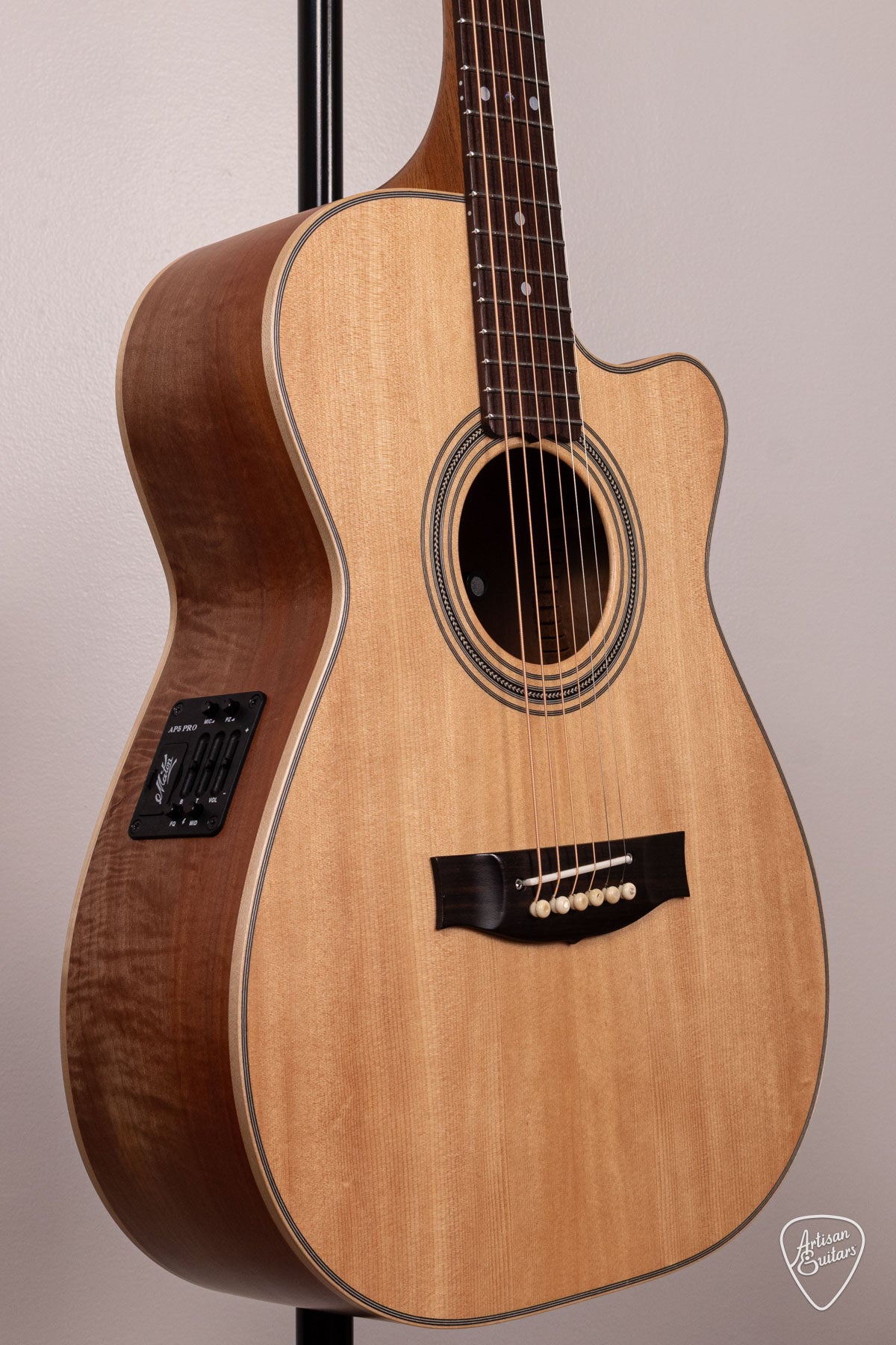 Maton Guitars PRE-OWNED 808C J.R. Joe Robinson Signature Cutaway - 17019