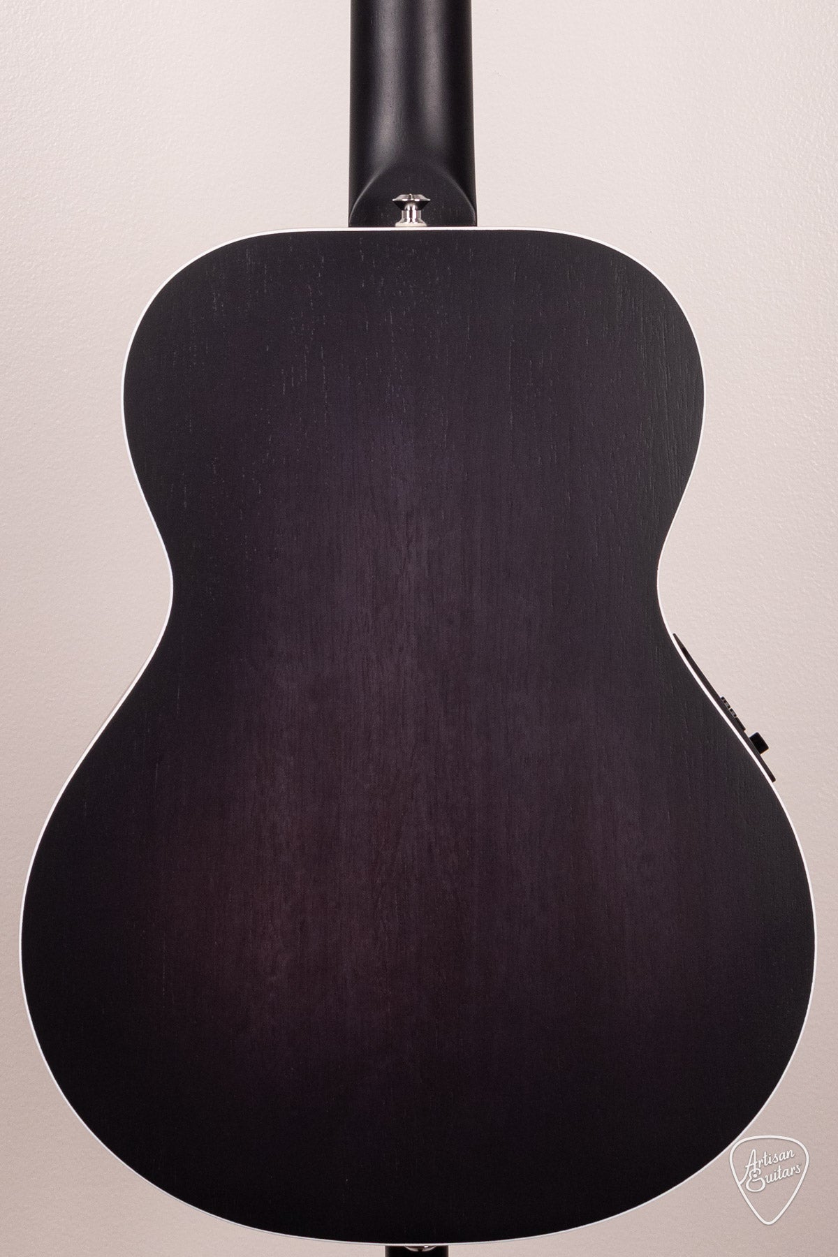 Maton Guitars Ghost Black EM6 Mini - 16903