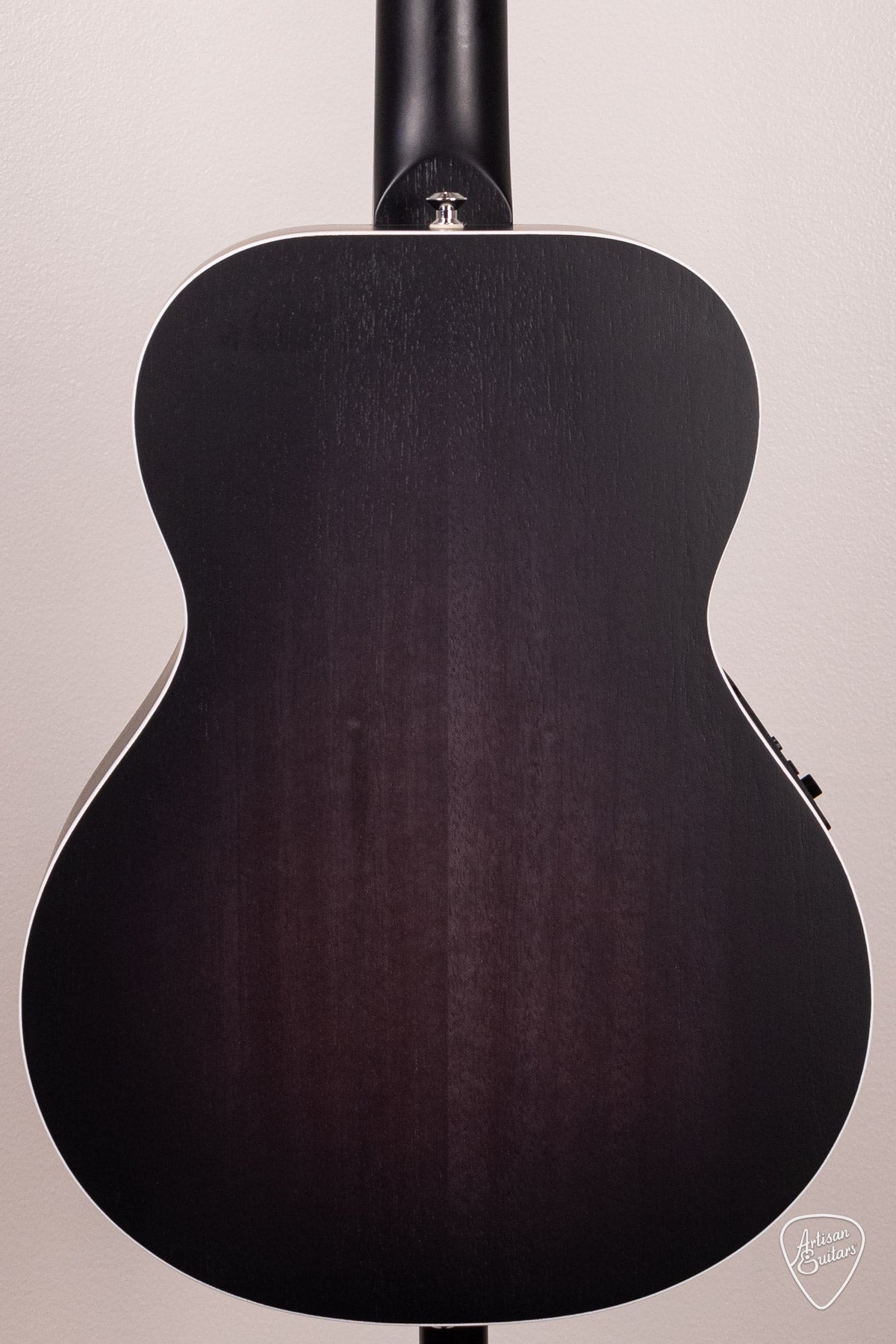 Maton Guitars Ghost Black EM6 Mini - 16904
