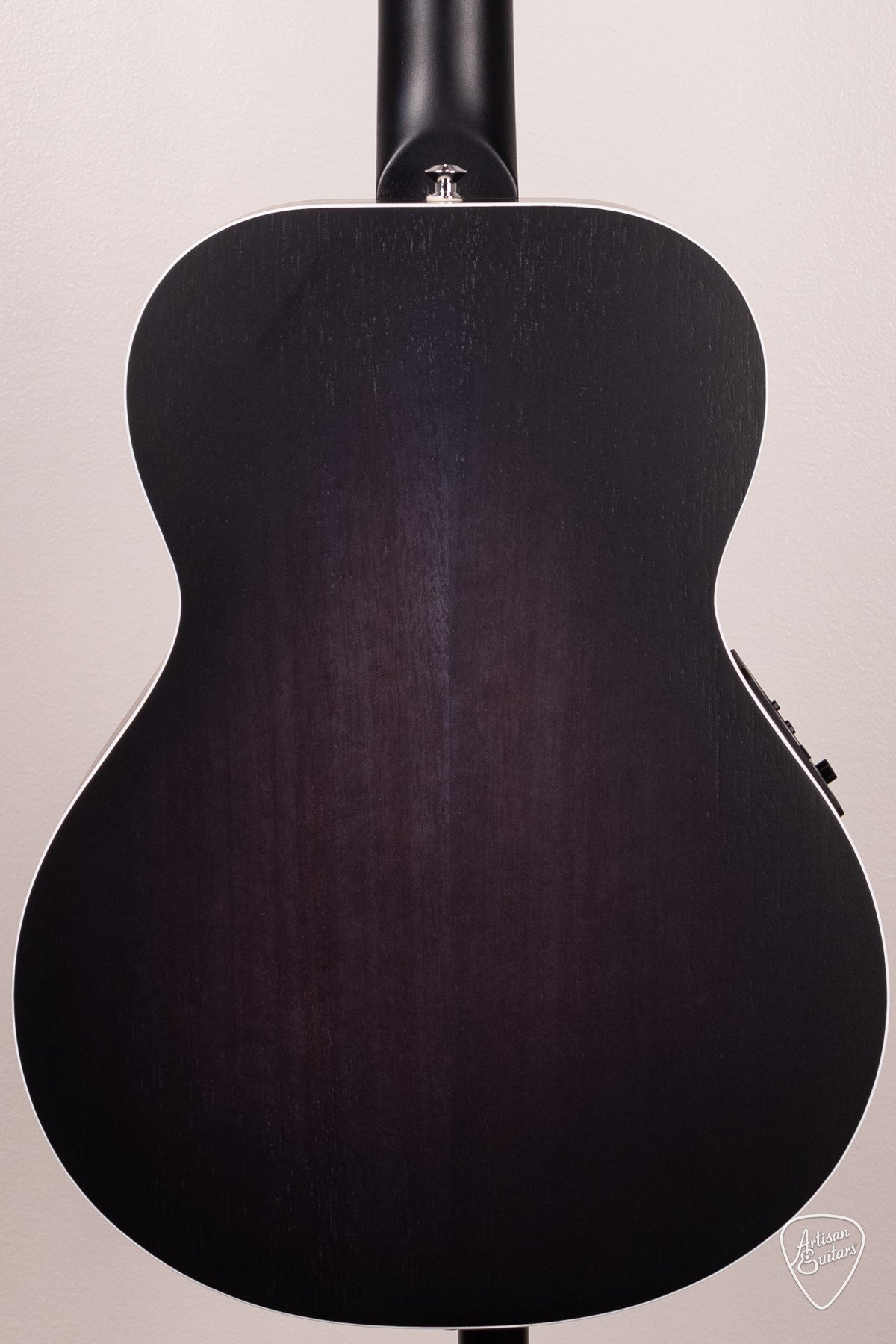 Maton Guitars Ghost Black EM6 Mini - 16905