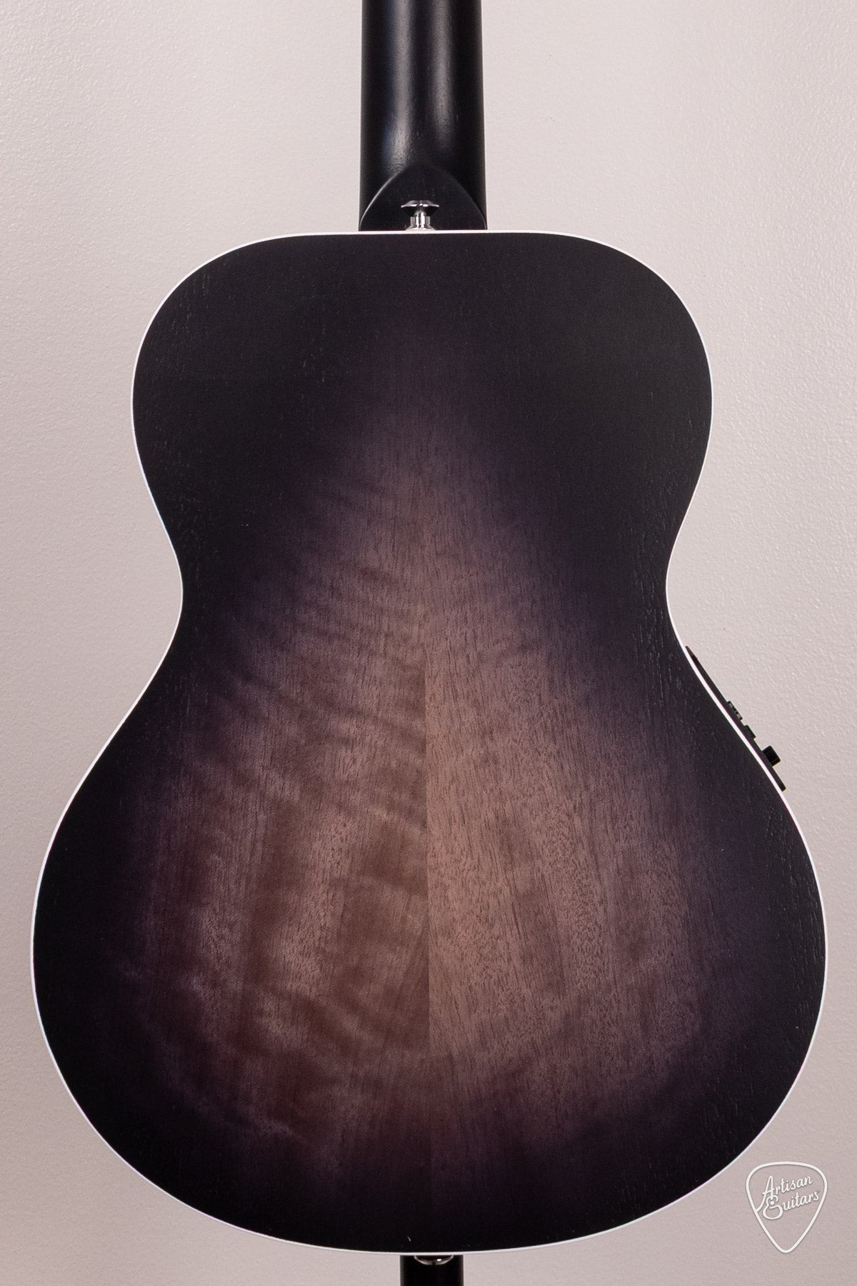 Maton Guitars Ghost Black EM6 Mini - 17033