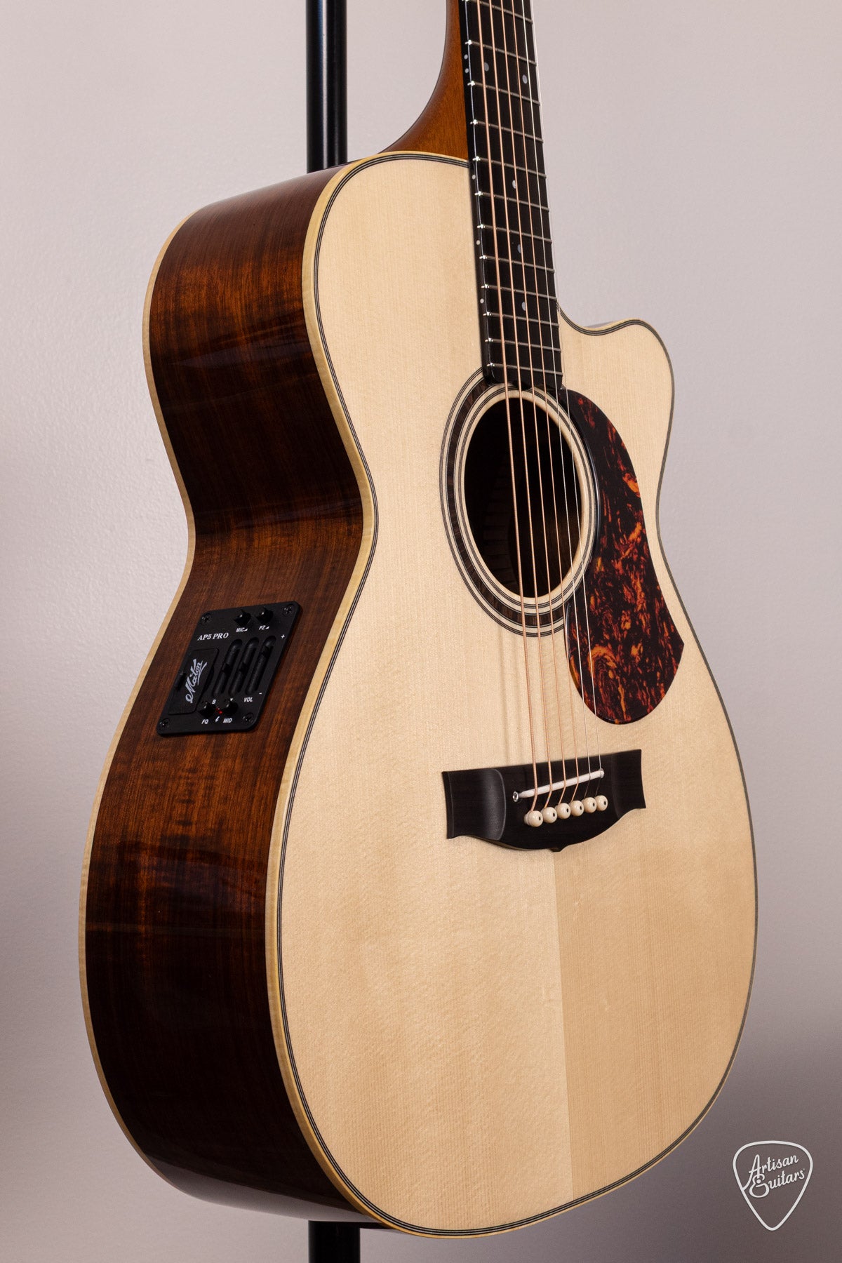 Maton MASTER BUILT L.E. May Traditional Cutaway - 17027