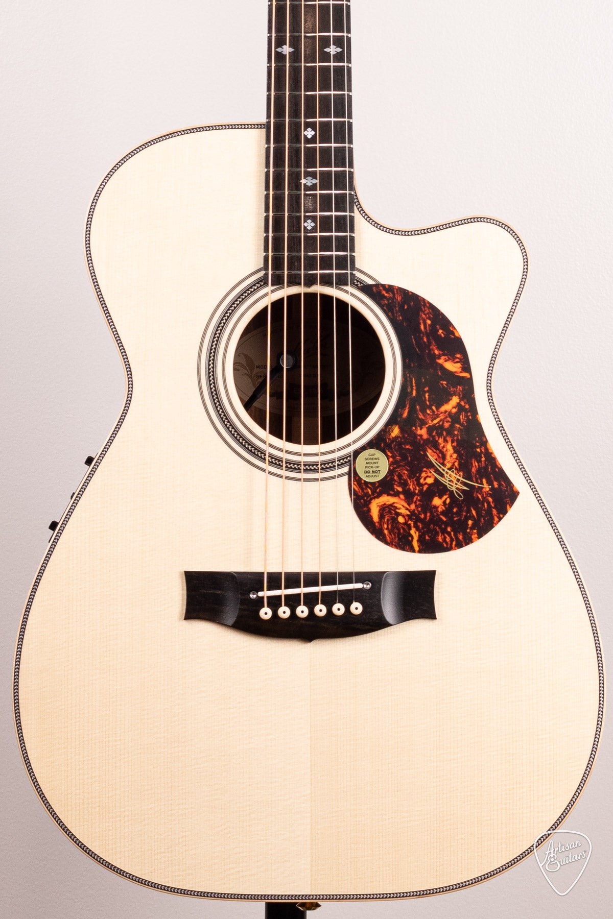 Maton Guitars EBG-808-C Artist Cutaway - 16760