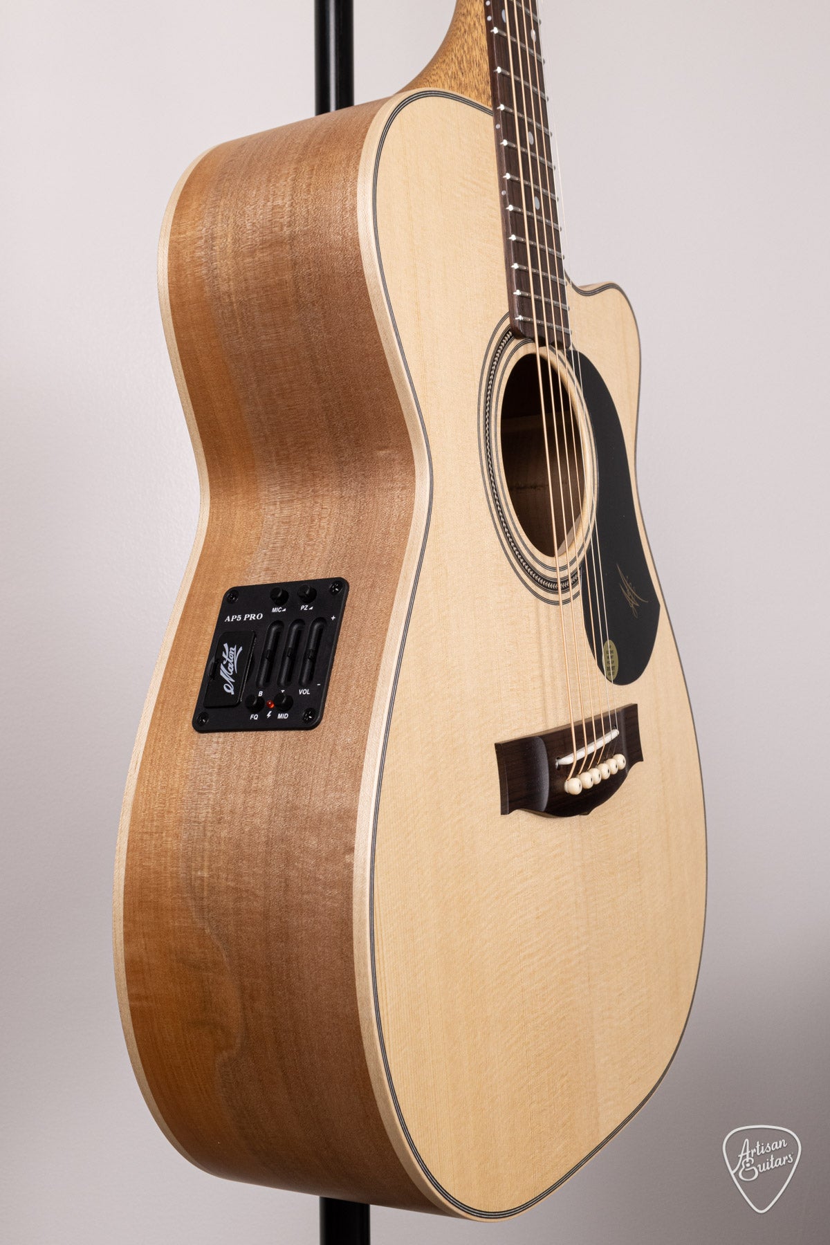 Maton Guitars 808C J.R. Joe Robinson Signature Cutaway - 16542
