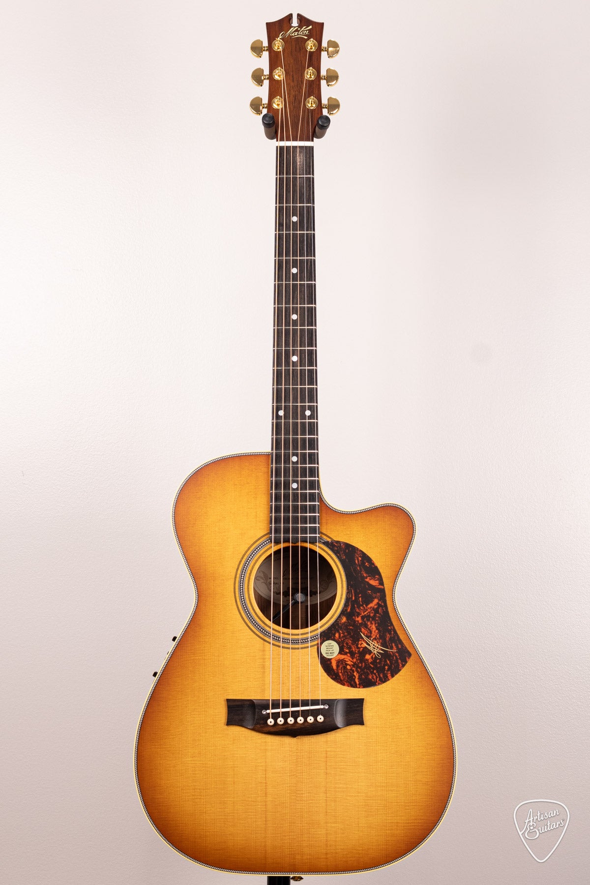 Maton Guitars EBG-808C Nashville Cutaway - 16596