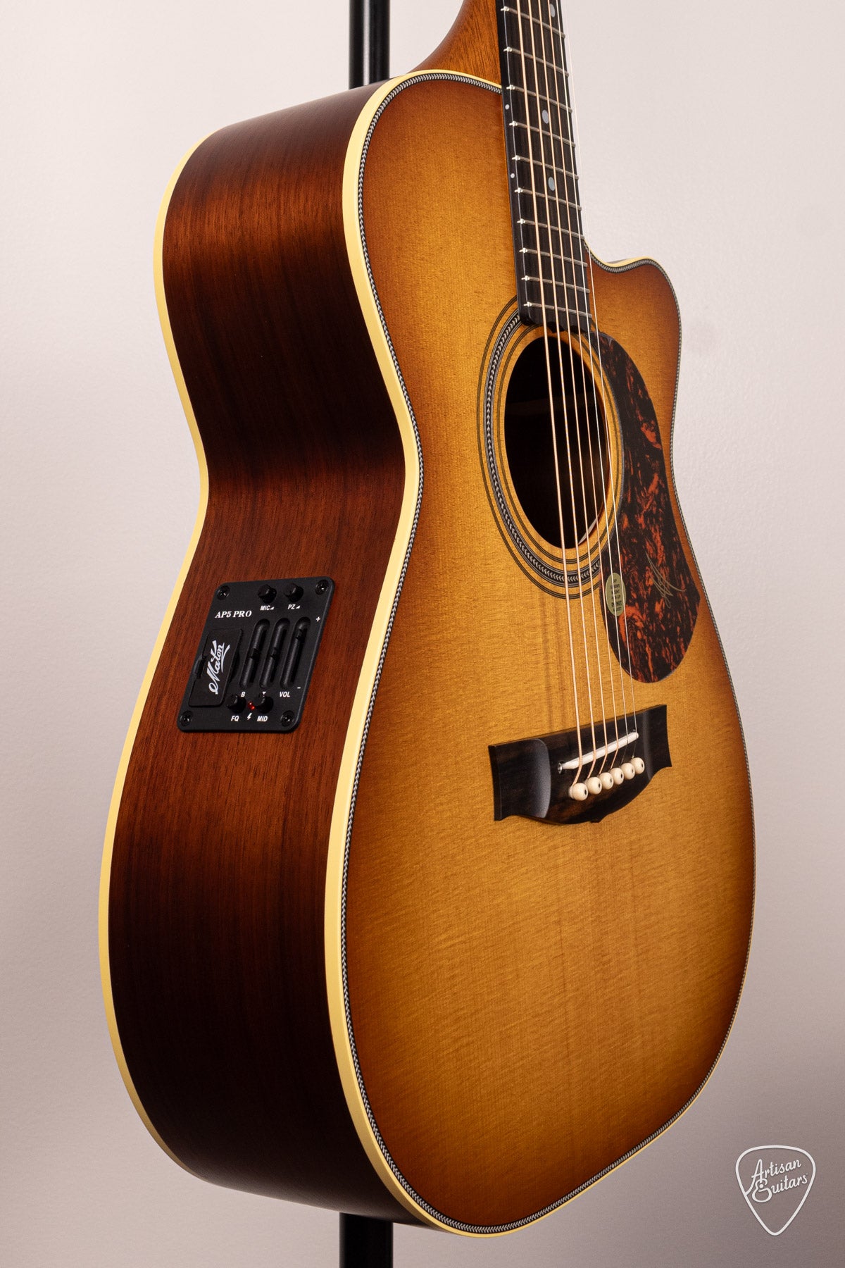 Maton Guitars EBG-808C Nashville Cutaway - 16596