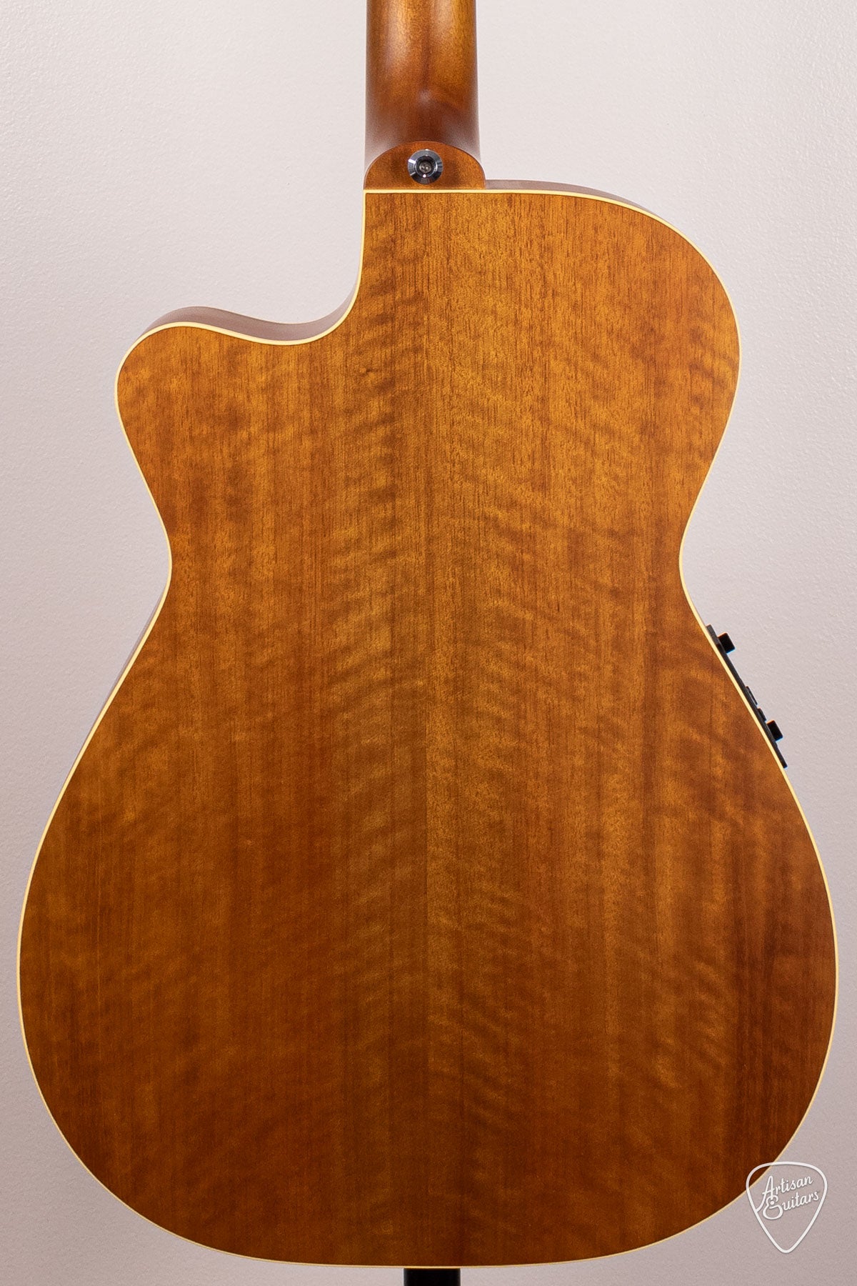 Maton Guitars EBG-808-TEC Tommy Emmanuel Cutaway - 16869