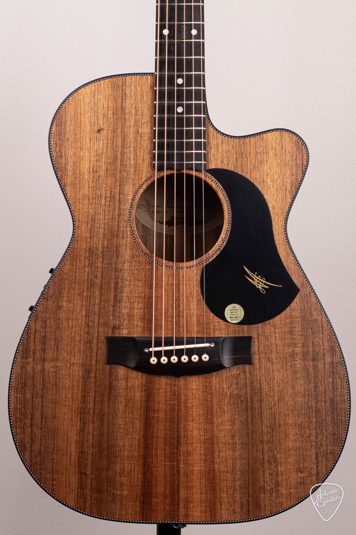 Maton Guitars All-Blackwood EBW-808C Cutaway - 16691