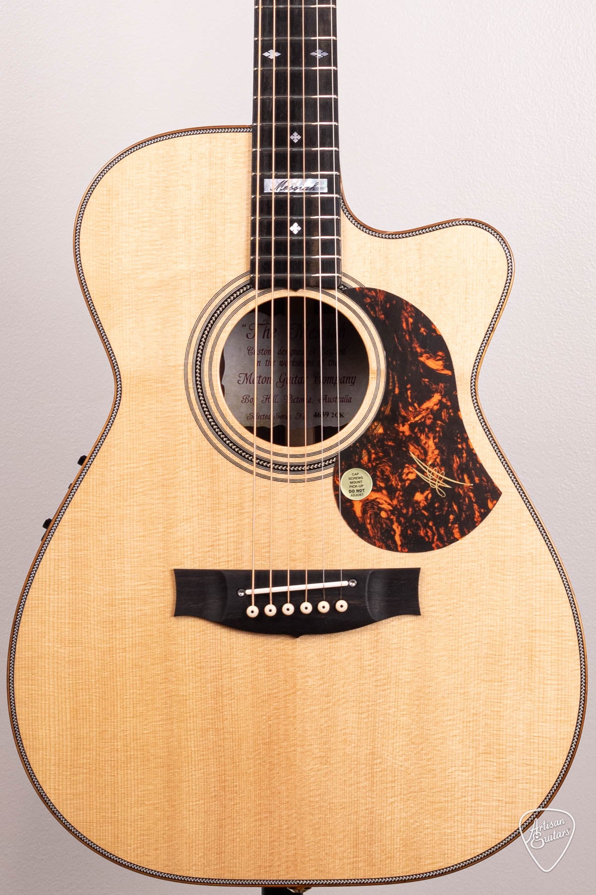 Maton Guitars EM100C-808 Messiah Cutaway - 16698