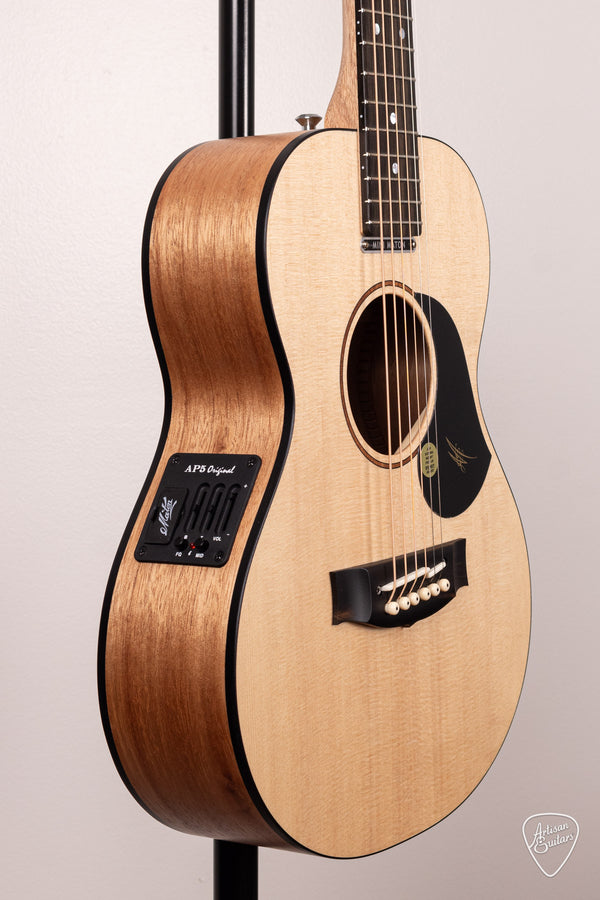 Maton Guitars EM6 Mini - 16807 | Artisan Guitars