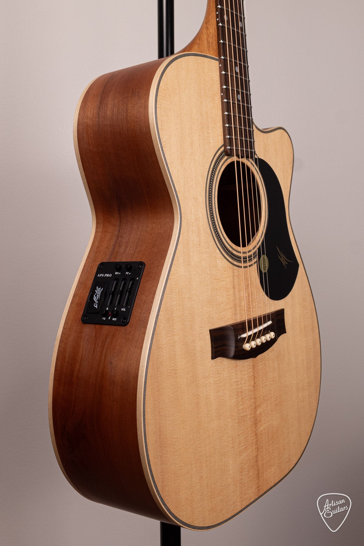 Maton Guitars 808C J.R. Joe Robinson Signature Cutaway - 16602