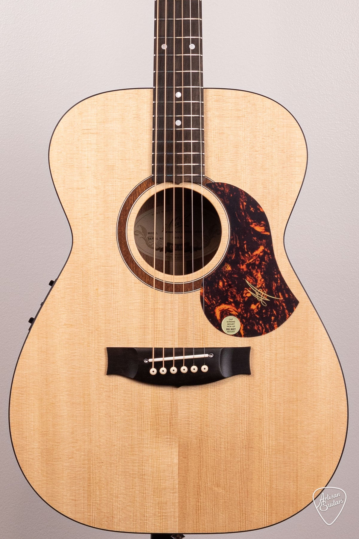 Maton Guitars Solid Road Series SRS-808 - 16717