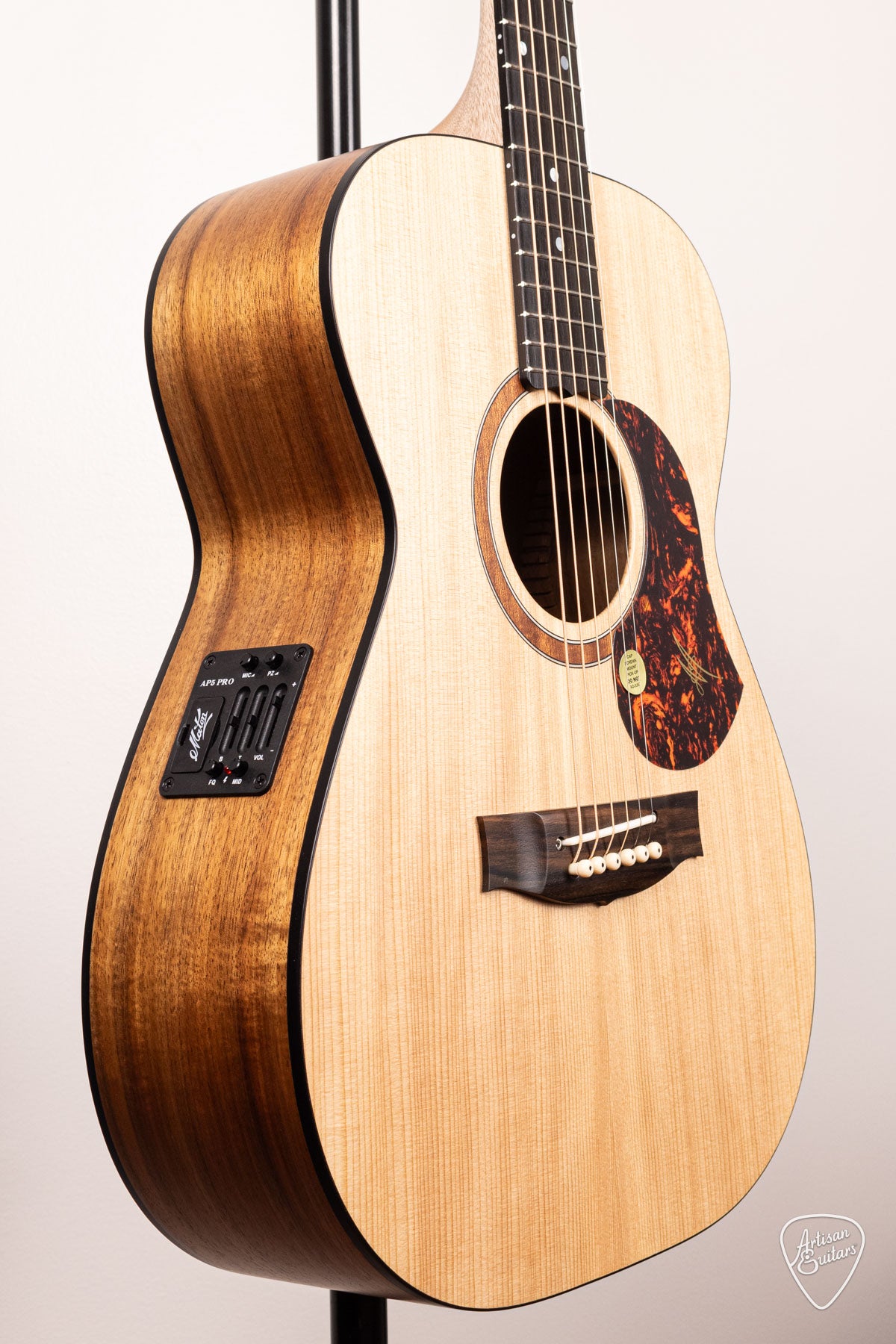 Maton Guitars Solid Road Series SRS-808 - 16793