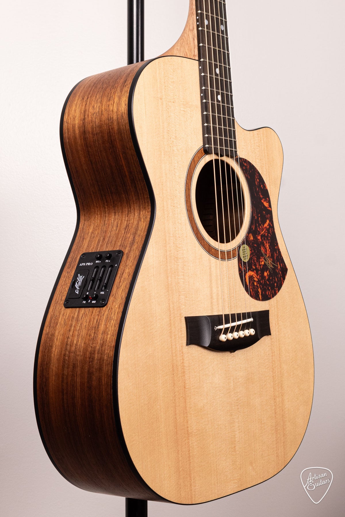 Maton Guitars Solid Road Series SRS-808C - 16792