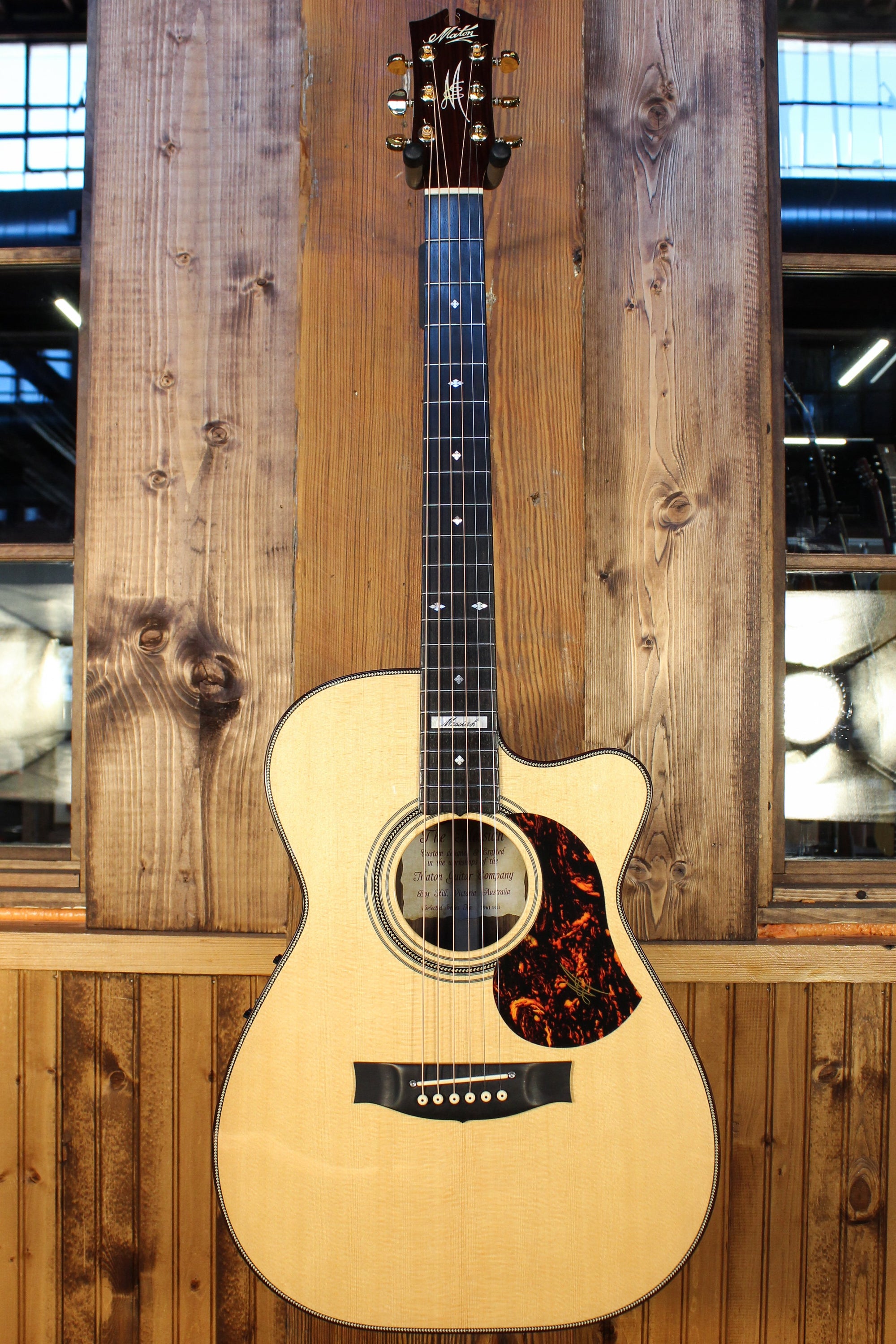 Maton EM100C 808 Messiah Series with Sitka & Rosewood w/ Cutaway Pre-Owned 2017 ID-13729 - Artisan Guitars