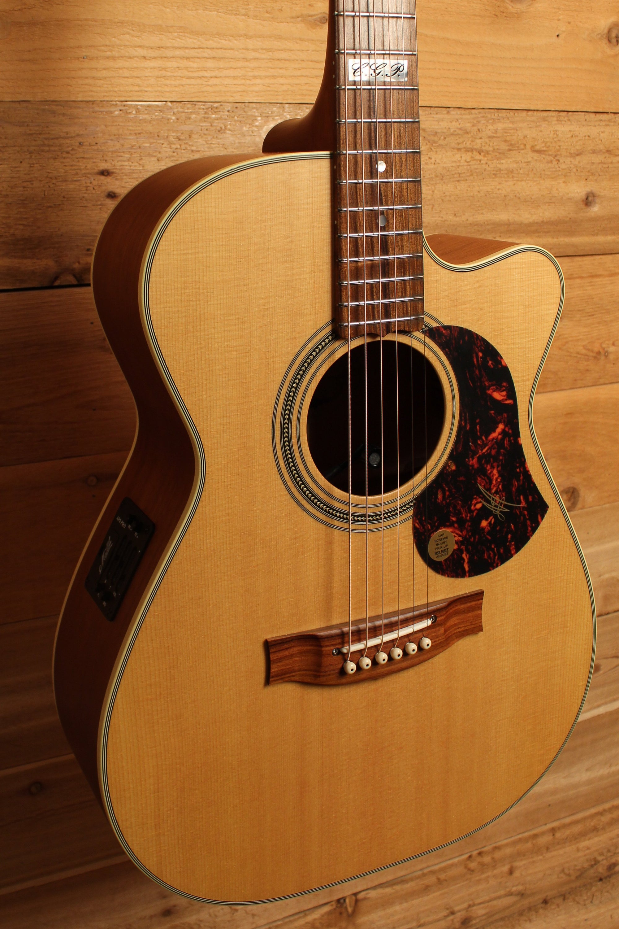 Maton EBG 808C TE Tommy Emmanuel Signature Guitar w/ Cutaway ID-13329 - Artisan Guitars