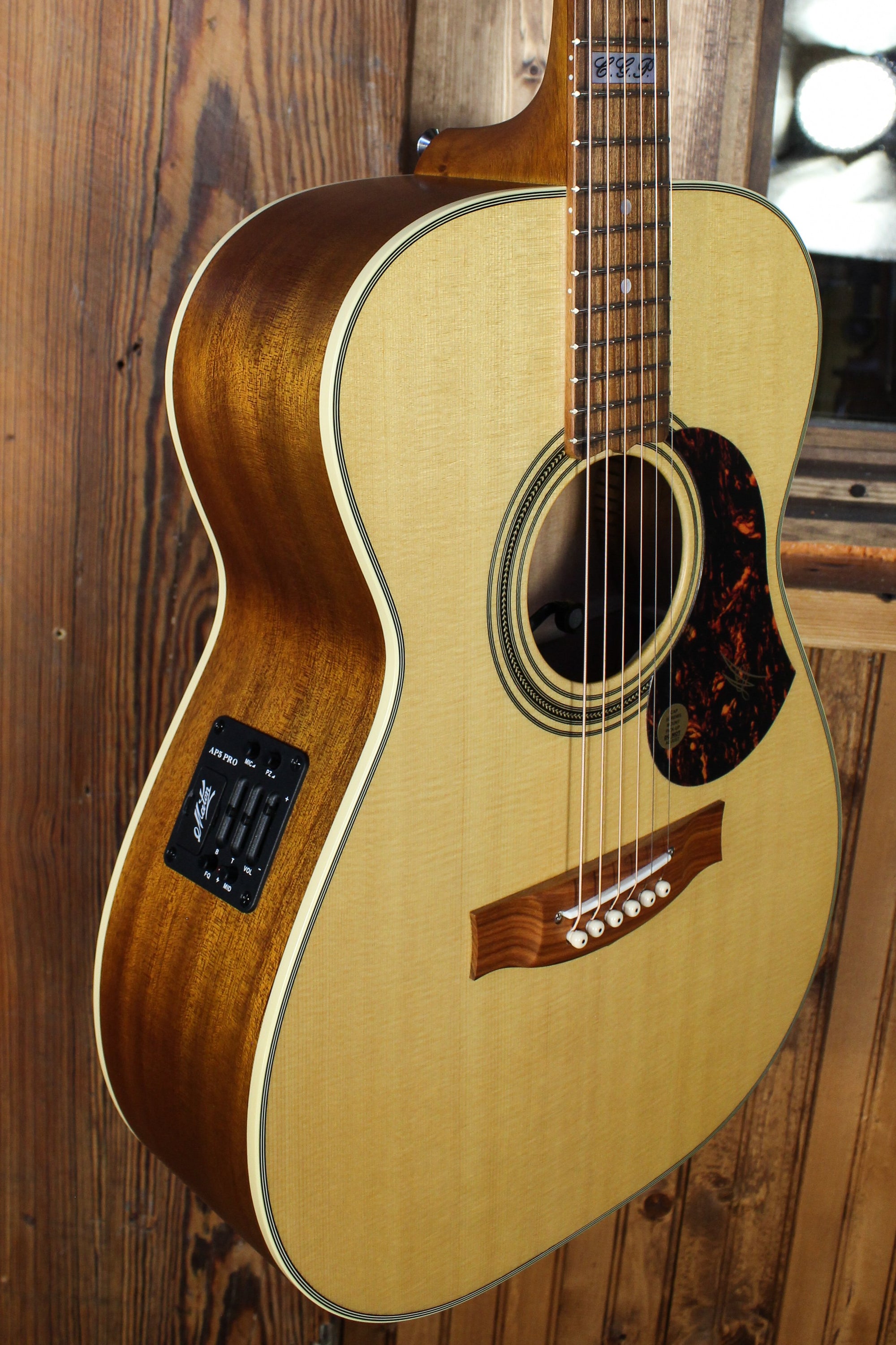 Maton EBG 808 TE Tommy Emmanuel Signature Pre-Owned 2019 ID-13728 - Artisan Guitars