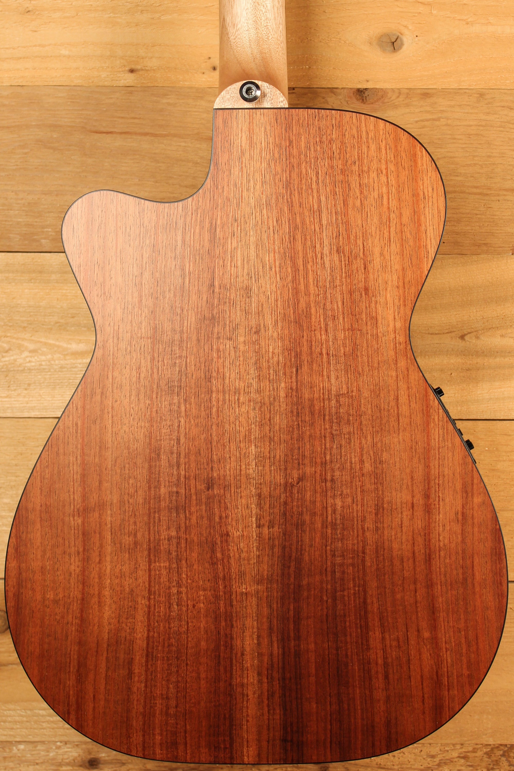 Maton EBW808 Cutaway Guitar w/ Blackwood Top, Back & Sides w/ AP5 Pro Pickup System ID-13700 - Artisan Guitars