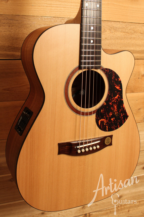 Maton SRS808C Guitar Western Red Cedar and Solid Blackwood w