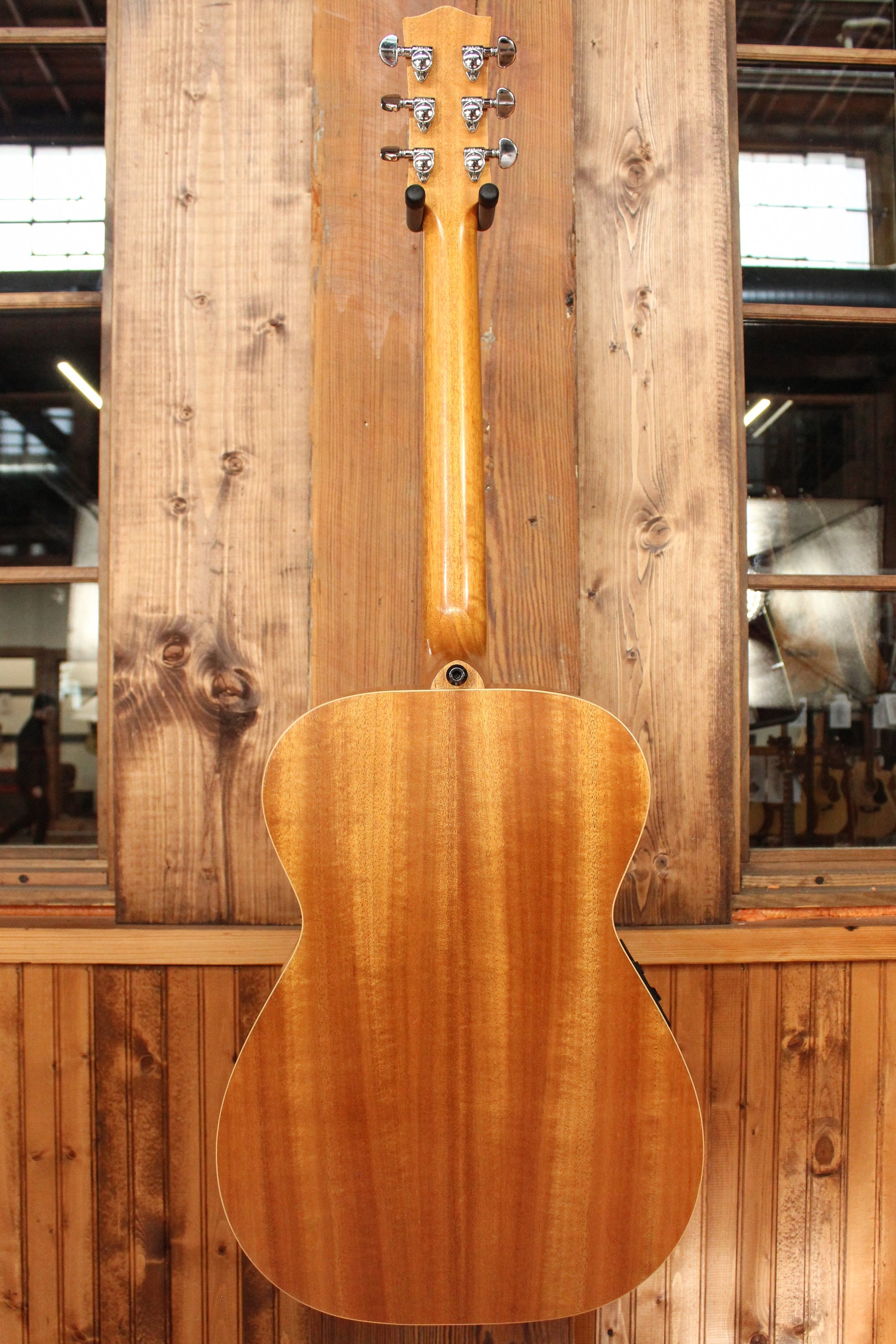 Maton EBG 808 TE Tommy Emmanuel Signature Guitar Pre-Owned 2011 ID-13818 - Artisan Guitars