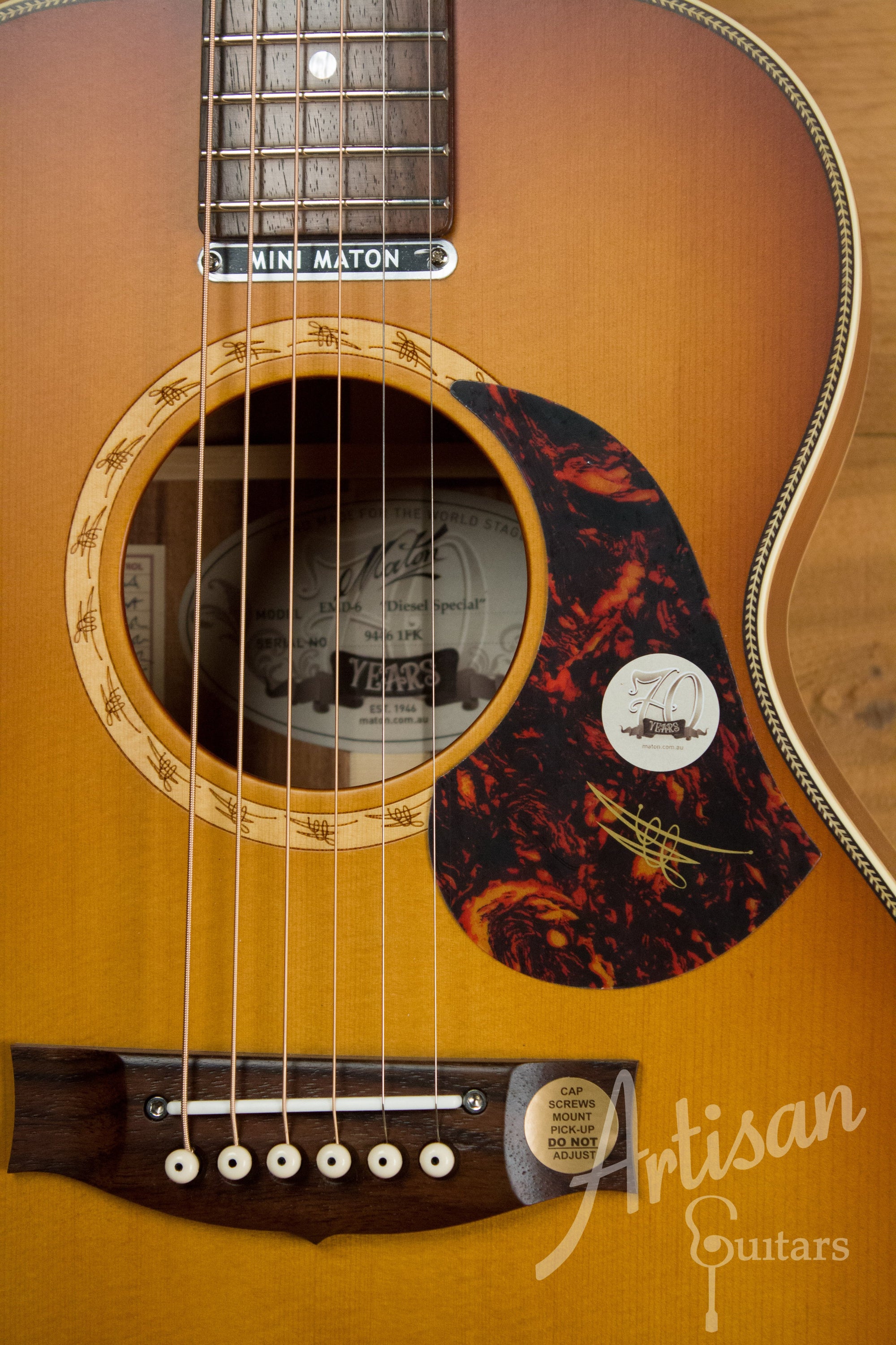 Maton EMD6 Mini Maton Diesel Sitka with Blackwood and Vintage Amber Sunburst ID-11210 - Artisan Guitars