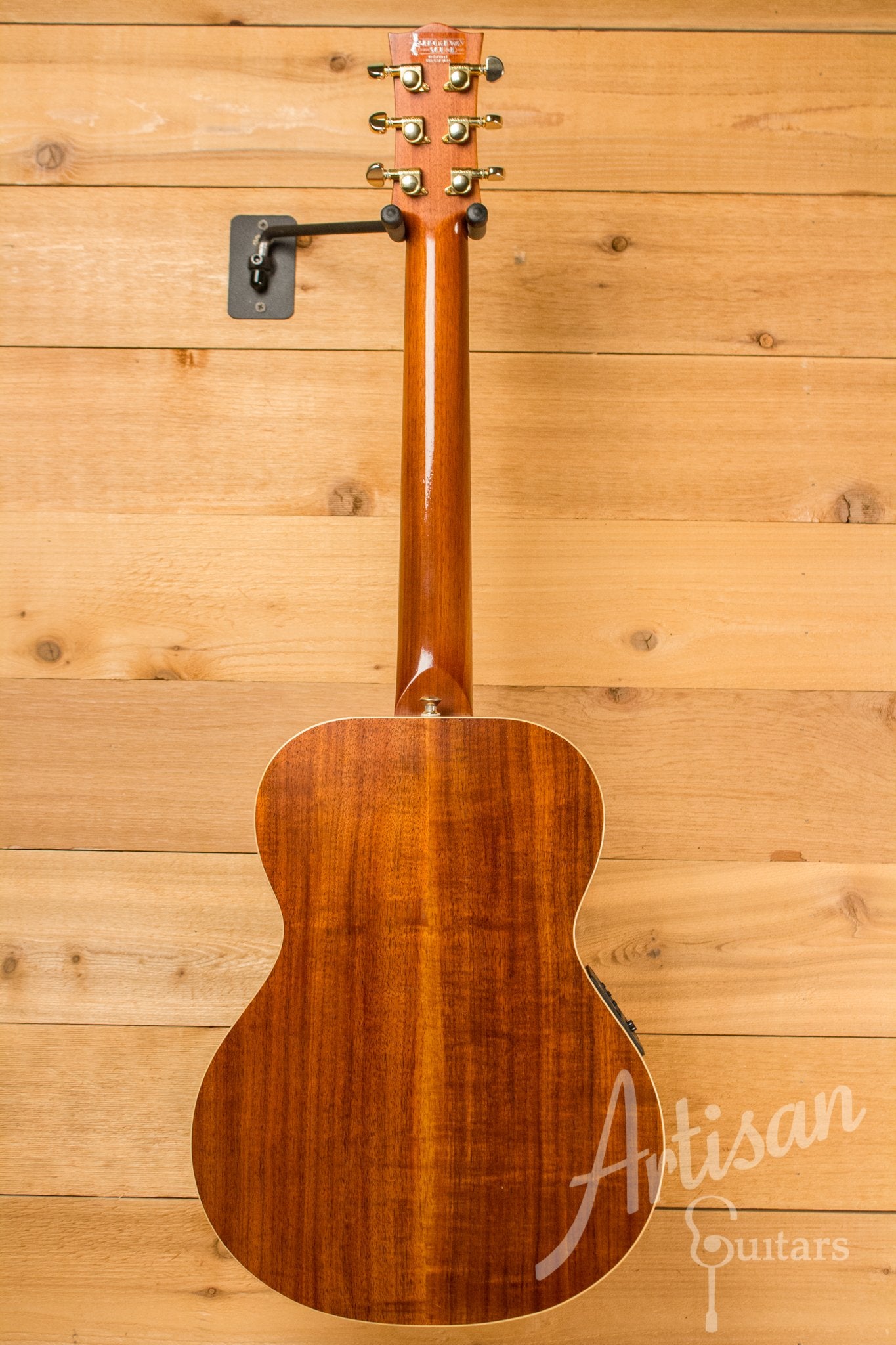 Maton EMD6 Mini Maton Diesel Sitka with Blackwood and Vintage Amber Sunburst Pre-Owned 2012 ID-10754 - Artisan Guitars