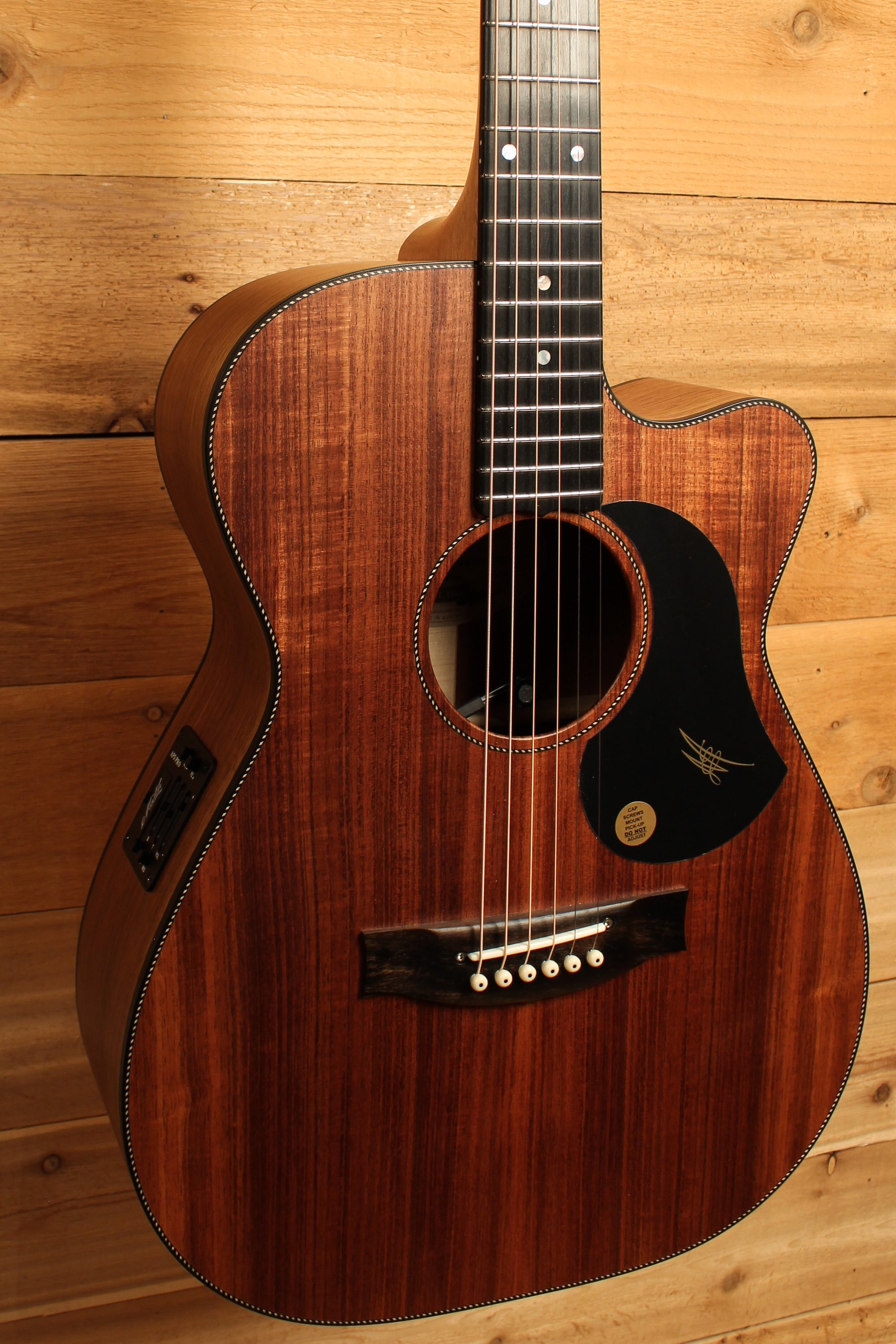 Maton EBW808 Cutaway Guitar w/ Blackwood Top, Back & Sides w/ AP5 Pro Pickup System ID-13700 - Artisan Guitars