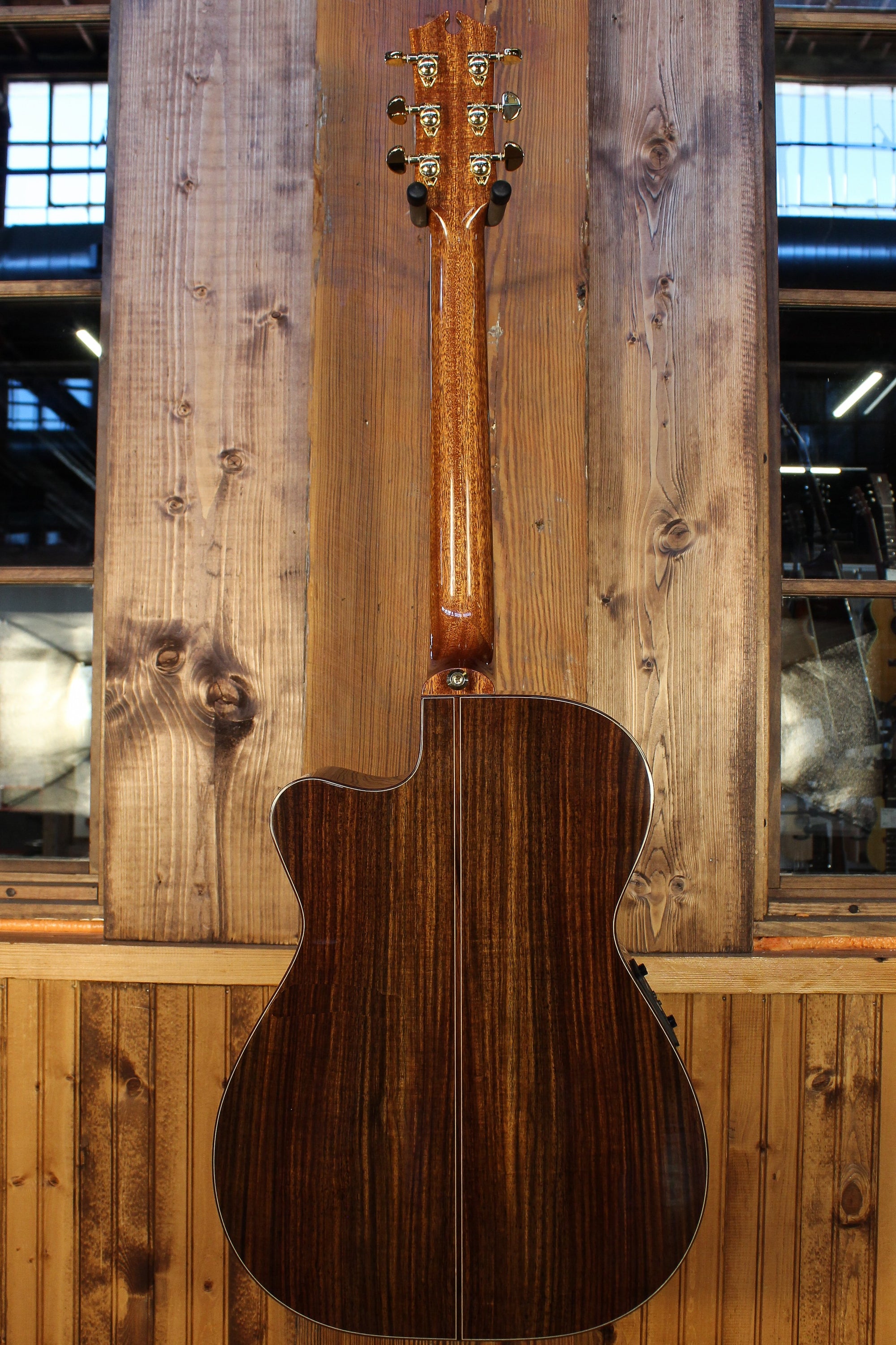 Maton EM100C 808 Messiah Series with Sitka & Rosewood w/ Cutaway Pre-Owned 2017 ID-13729 - Artisan Guitars