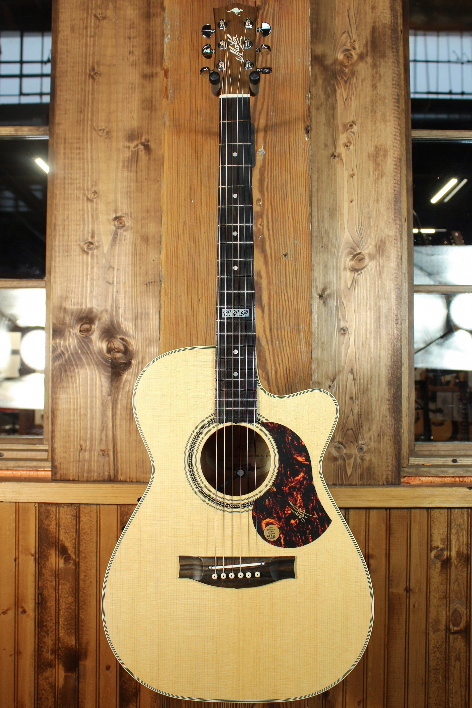 Maton EBG 808C TE Tommy Emmanuel Signature Guitar Cutaway ID-13788 - Artisan Guitars