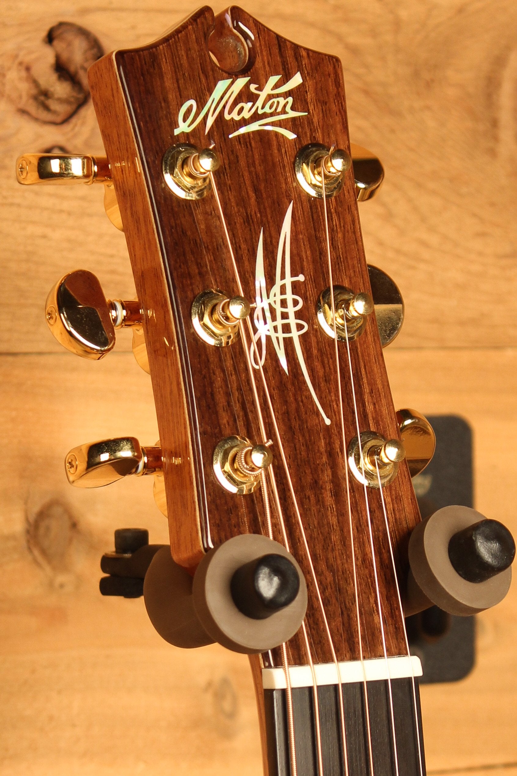 Maton EM100C Messiah Guitar Sitka Spruce & Indian Rosewood w/ AP5 Pro ID-13079 - Artisan Guitars