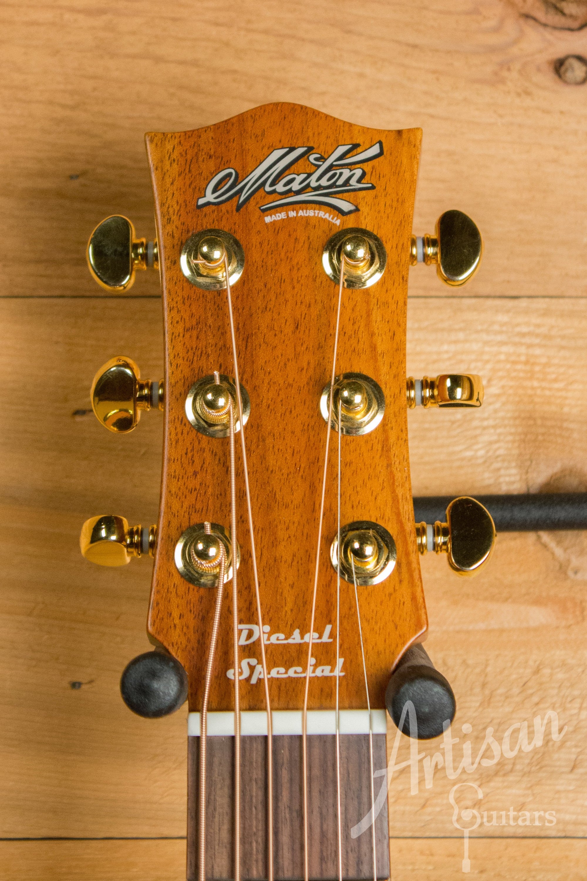 Maton EMD6 Mini Maton Diesel Sitka with Blackwood and Vintage Amber Sunburst ID-11210 - Artisan Guitars