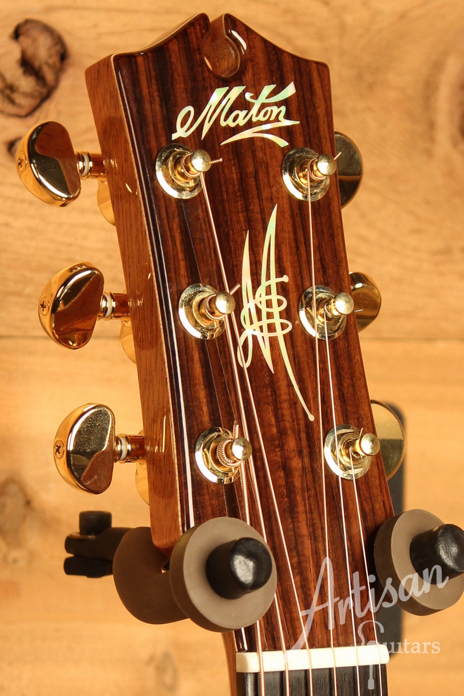 Maton EM100C Messiah Guitar Sitka Spruce & Indian Rosewood w/ AP5 Pro ID-12993 - Artisan Guitars
