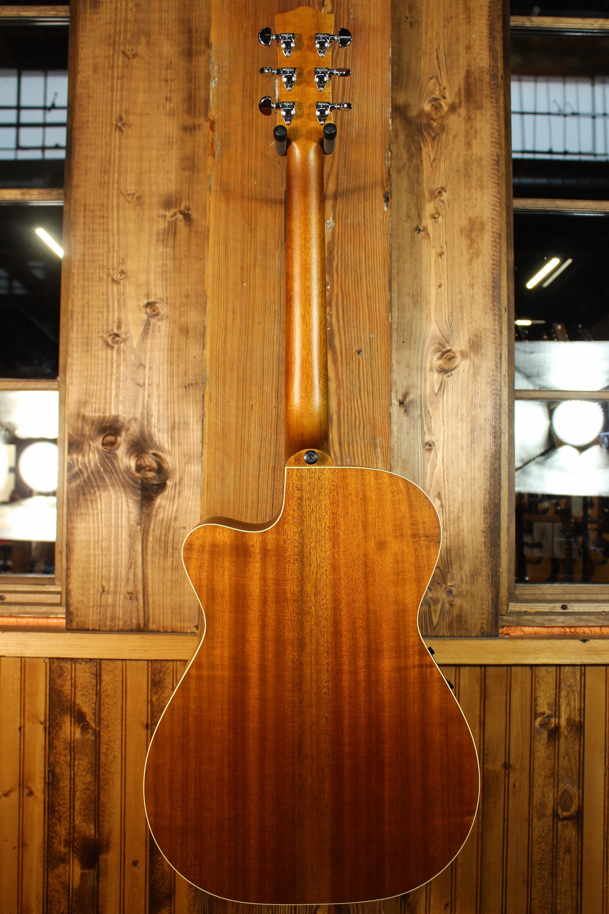 Maton EBG 808C TE Tommy Emmanuel Signature Guitar Cutaway ID-13788 - Artisan Guitars