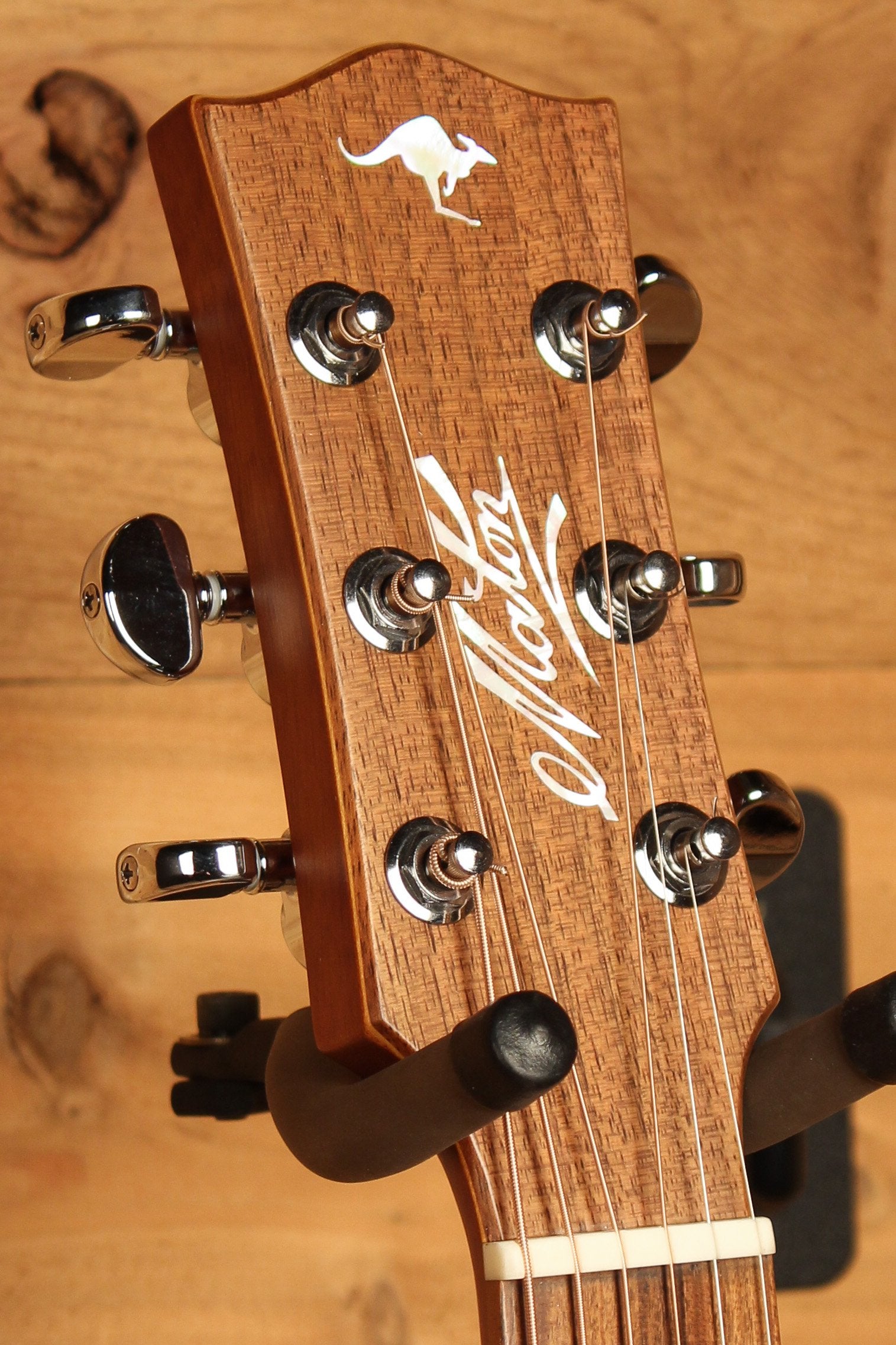 Maton EBG 808C TE Tommy Emmanuel Signature Guitar w/ Cutaway ID-13329 - Artisan Guitars