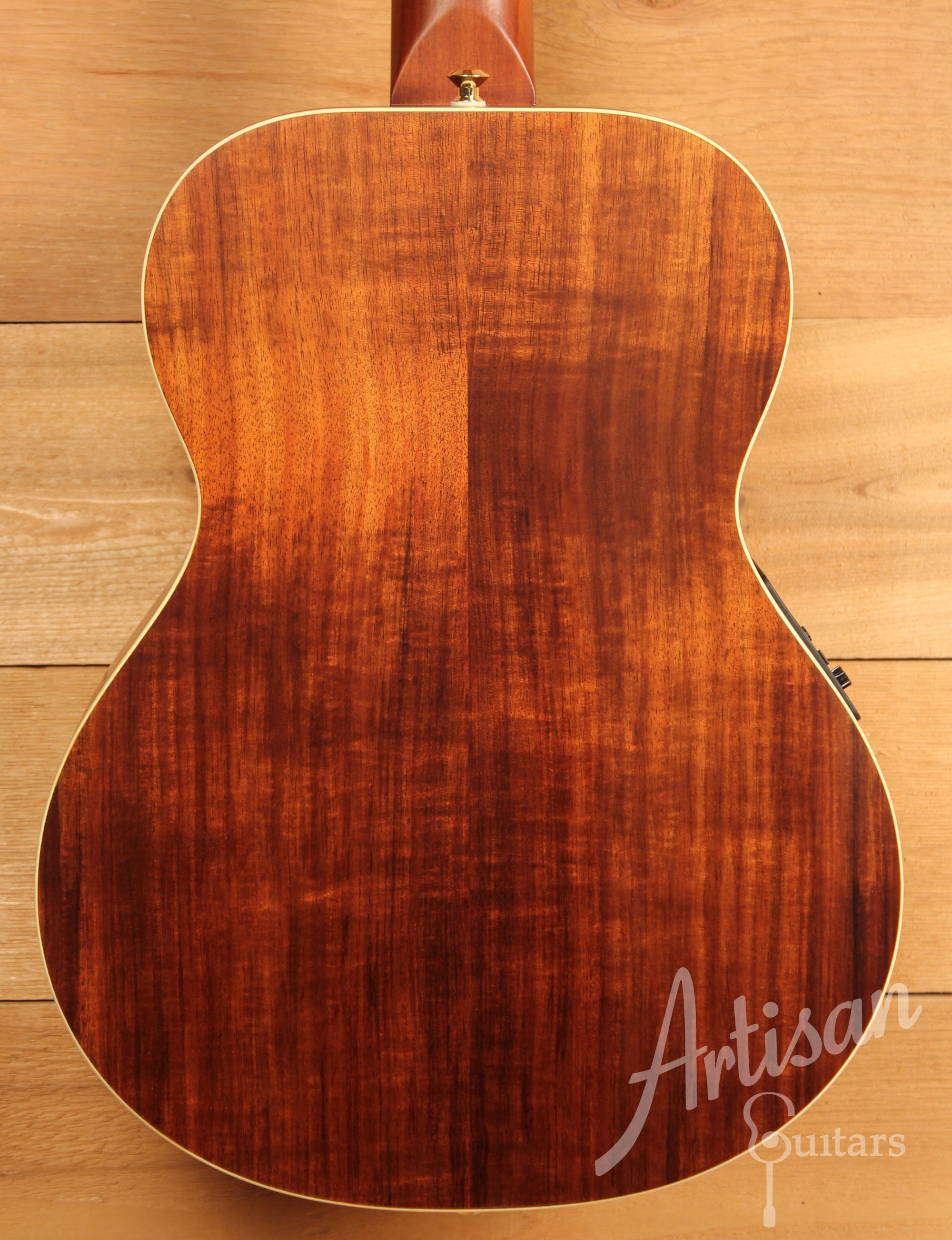 Maton EMD6 Mini Maton Diesel Sitka with Blackwood and Vintage Amber Sunburst ID-11355 - Artisan Guitars