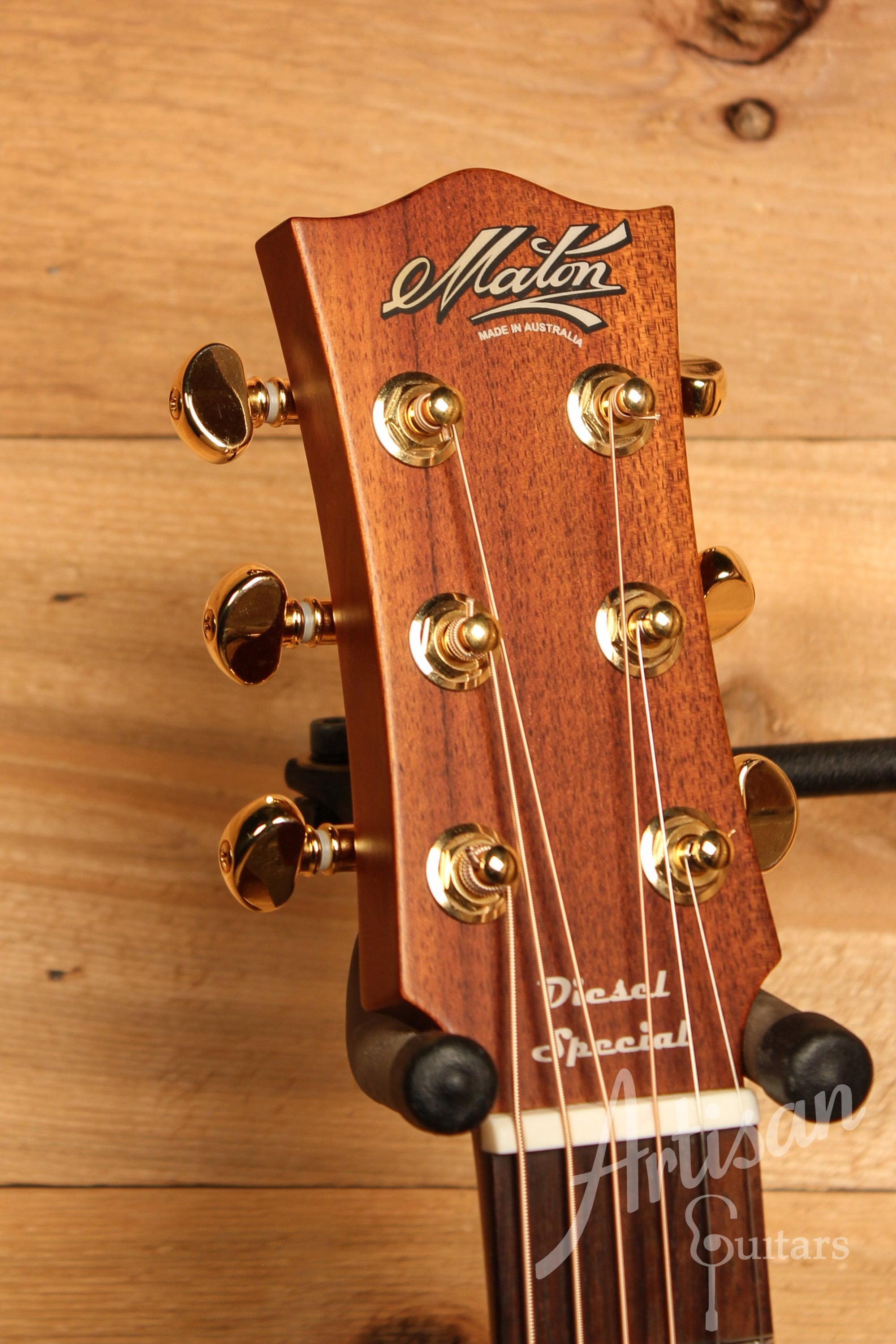 Maton EMD6 Mini Maton Diesel Sitka with Blackwood and Vintage Amber Sunburst ID-11355 - Artisan Guitars