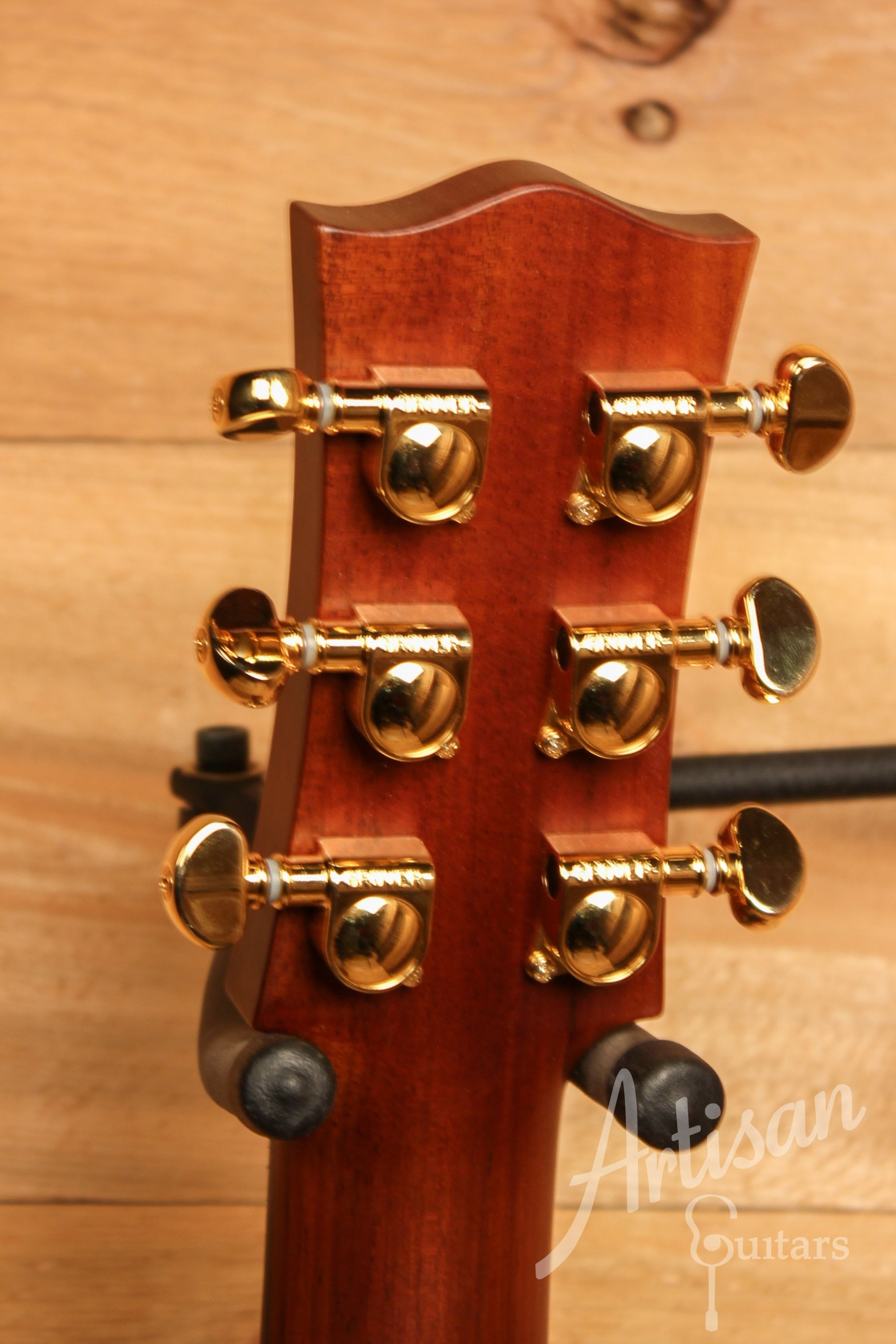 Maton EMD6 Mini Maton Diesel Sitka with Blackwood and Vintage Amber Sunburst ID-11355 - Artisan Guitars