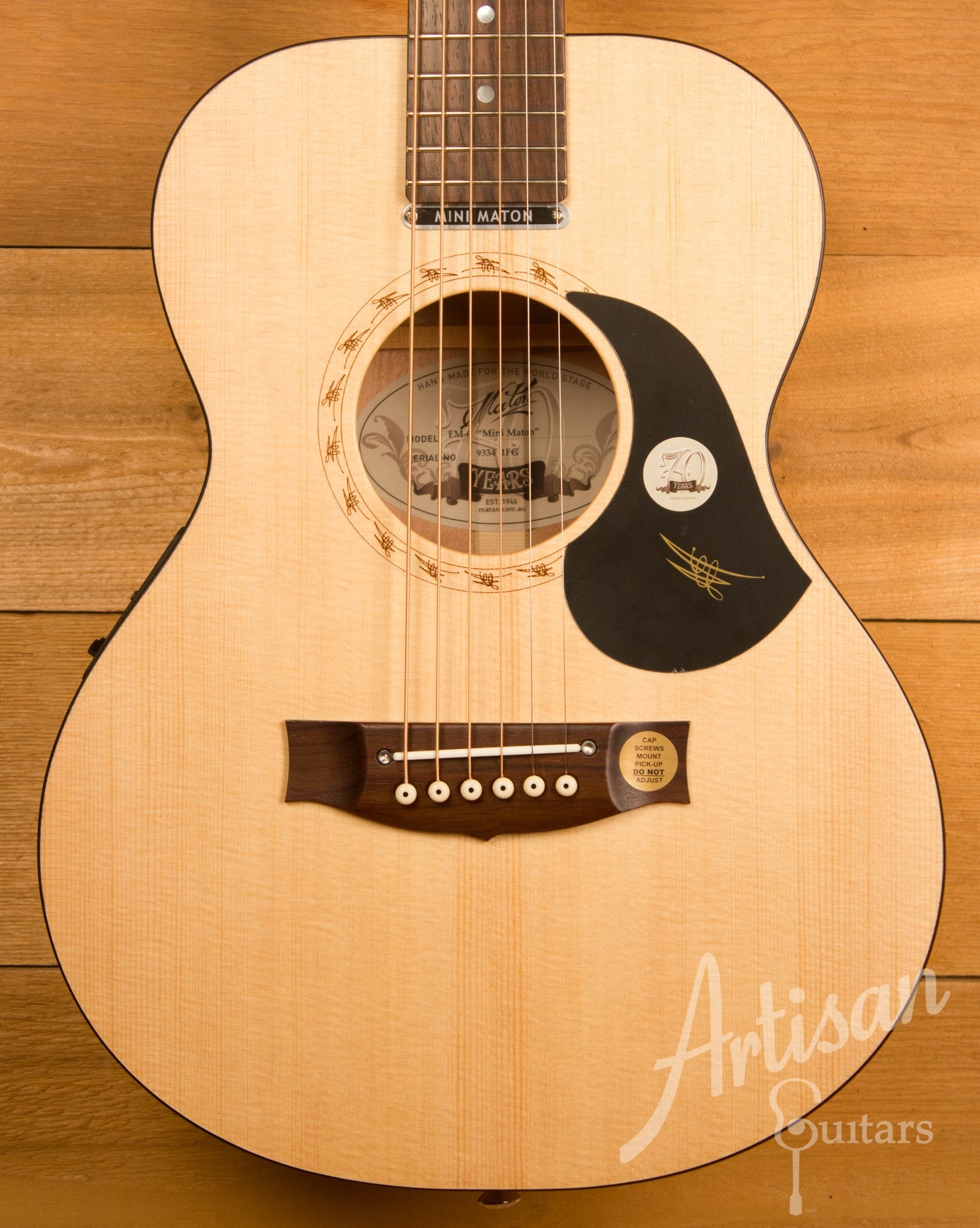Maton EM6 Mini Guitar Sitka Spuce and Queensland Maple AP5 Original ID-11596 - Artisan Guitars
