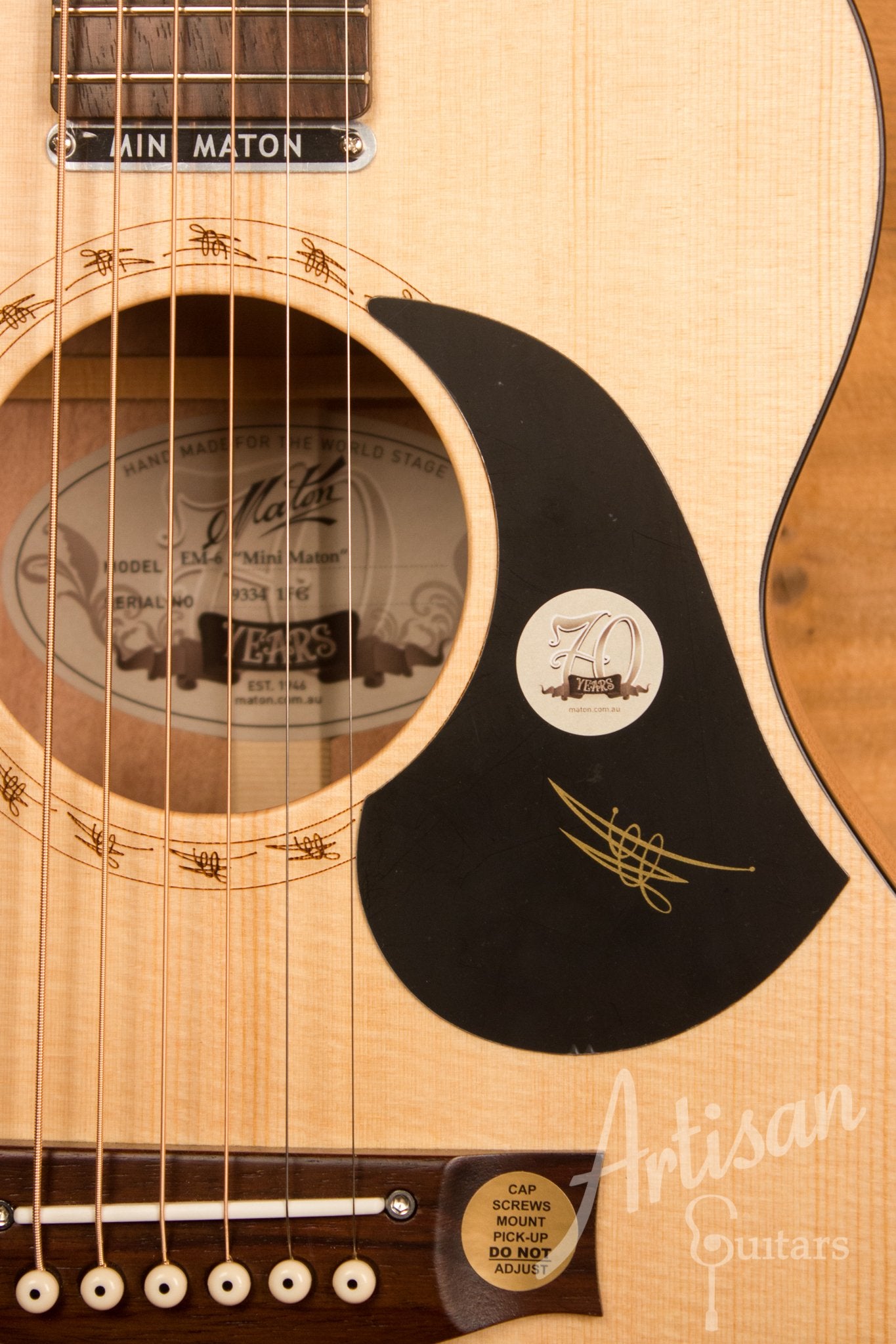 Maton EM6 Mini Guitar Sitka Spuce and Queensland Maple AP5 Original ID-11596 - Artisan Guitars