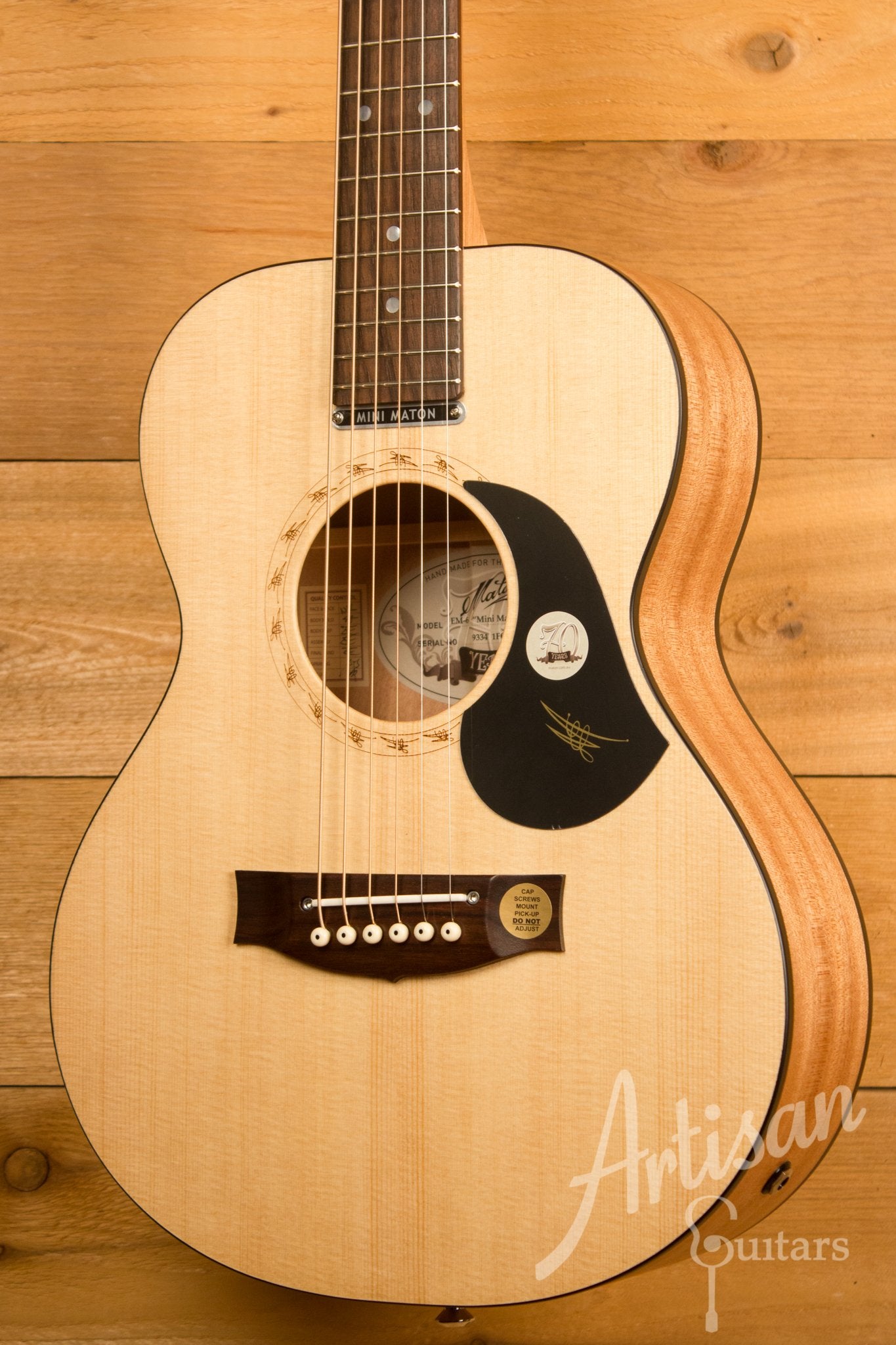 Maton EM6 Mini Guitar Sitka Spuce and Queensland Maple AP5 Original ID-11596 - Artisan Guitars