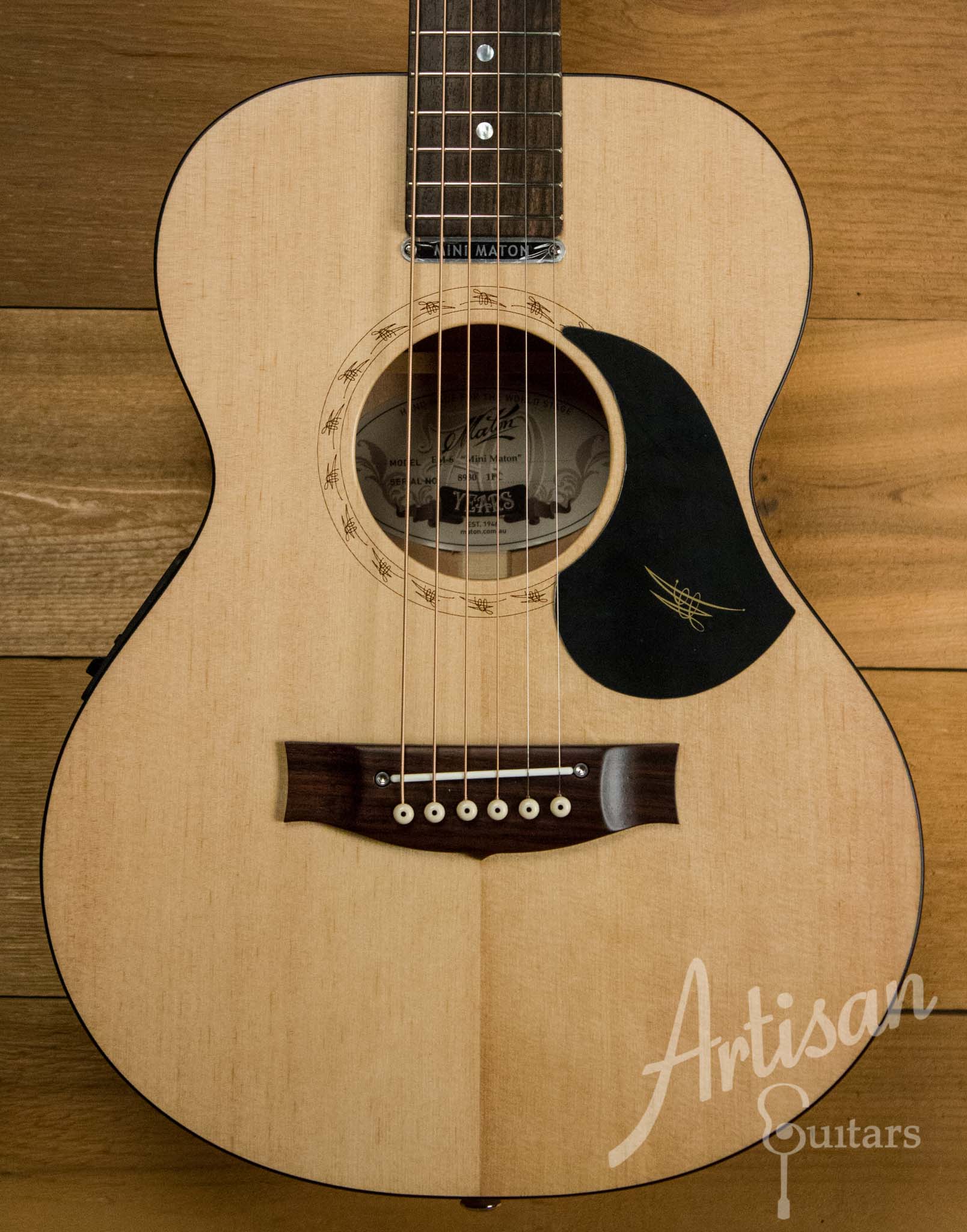 Maton EM6 Mini Guitar Sitka Spuce and Queensland Maple ID-10548 - Artisan Guitars