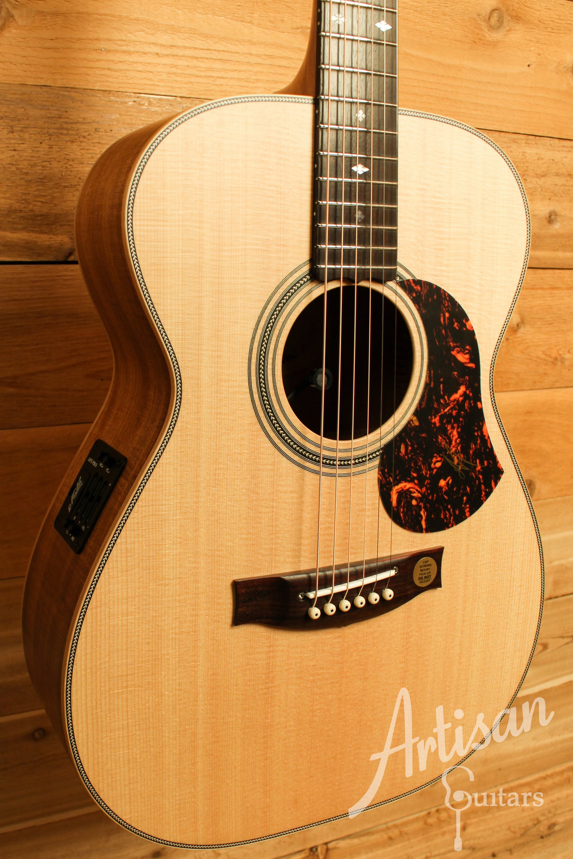 Maton EBG808 Artist Series Sitka Spruce and Blackwood ID-12316 - Artisan Guitars