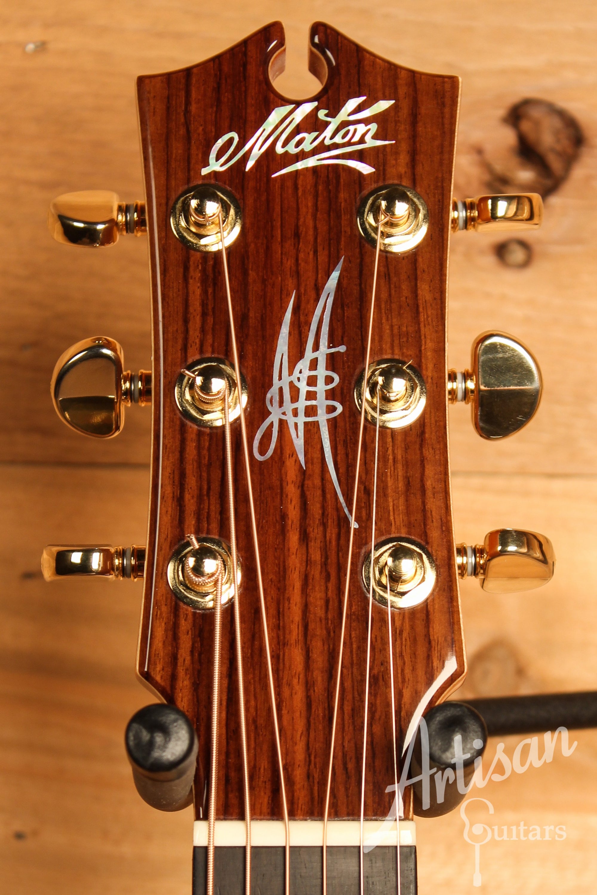 Maton EM100C Messiah Guitar Sitka Spruce and Indian Rosewood Pre-Owned 2015 ID-12366 - Artisan Guitars