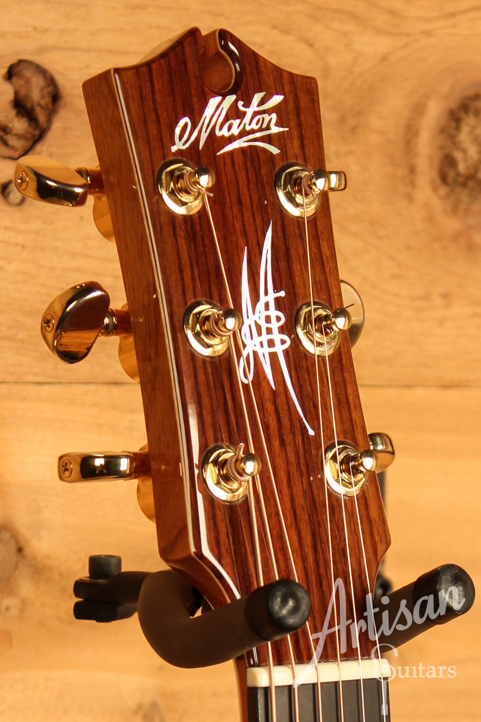 Maton EM100C Messiah Guitar Sitka Spruce and Indian Rosewood Pre-Owned 2015 ID-12366 - Artisan Guitars