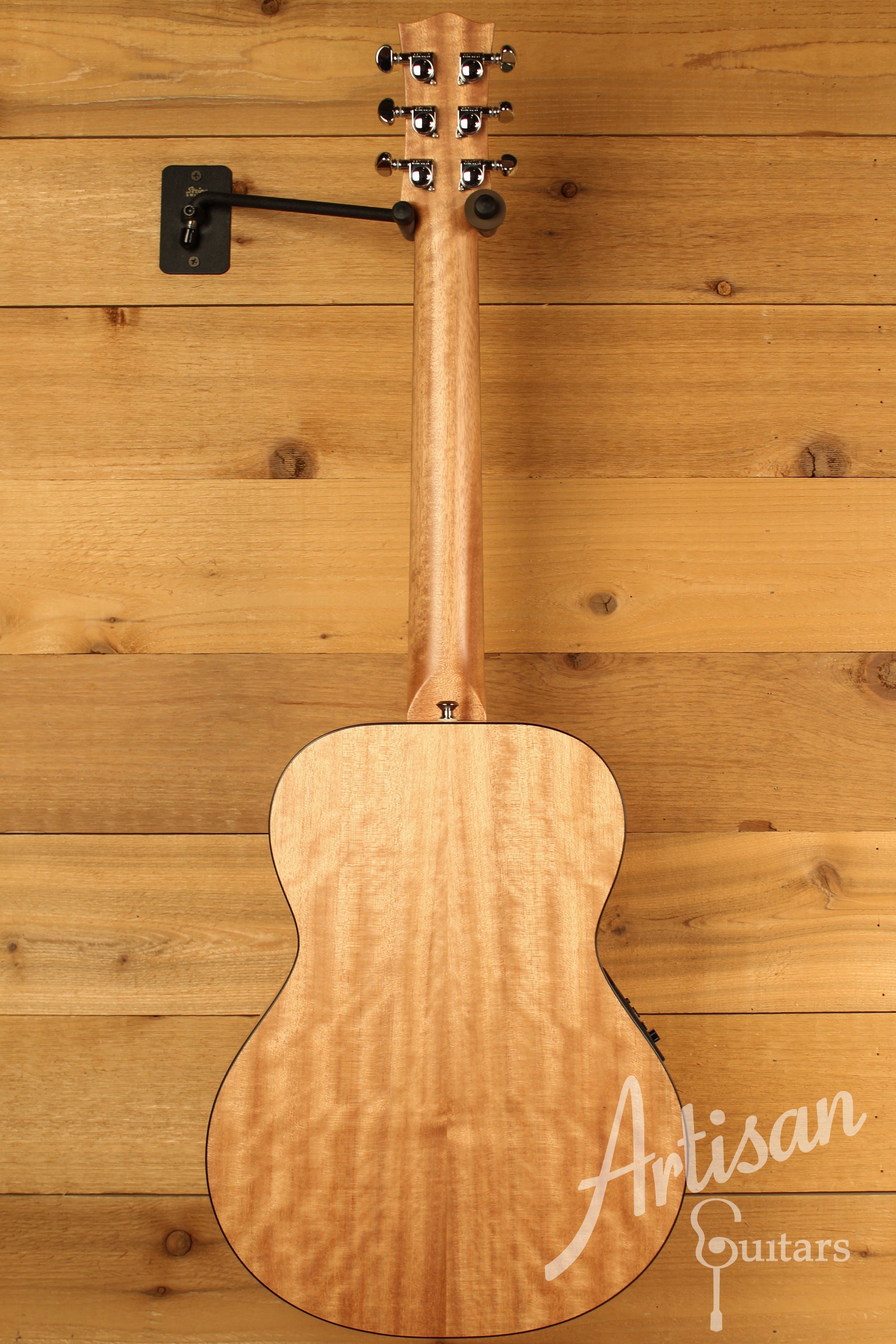 Maton EM6 Mini Guitar Sitka Spuce and Queensland Maple AP5 Original ID-12464 - Artisan Guitars