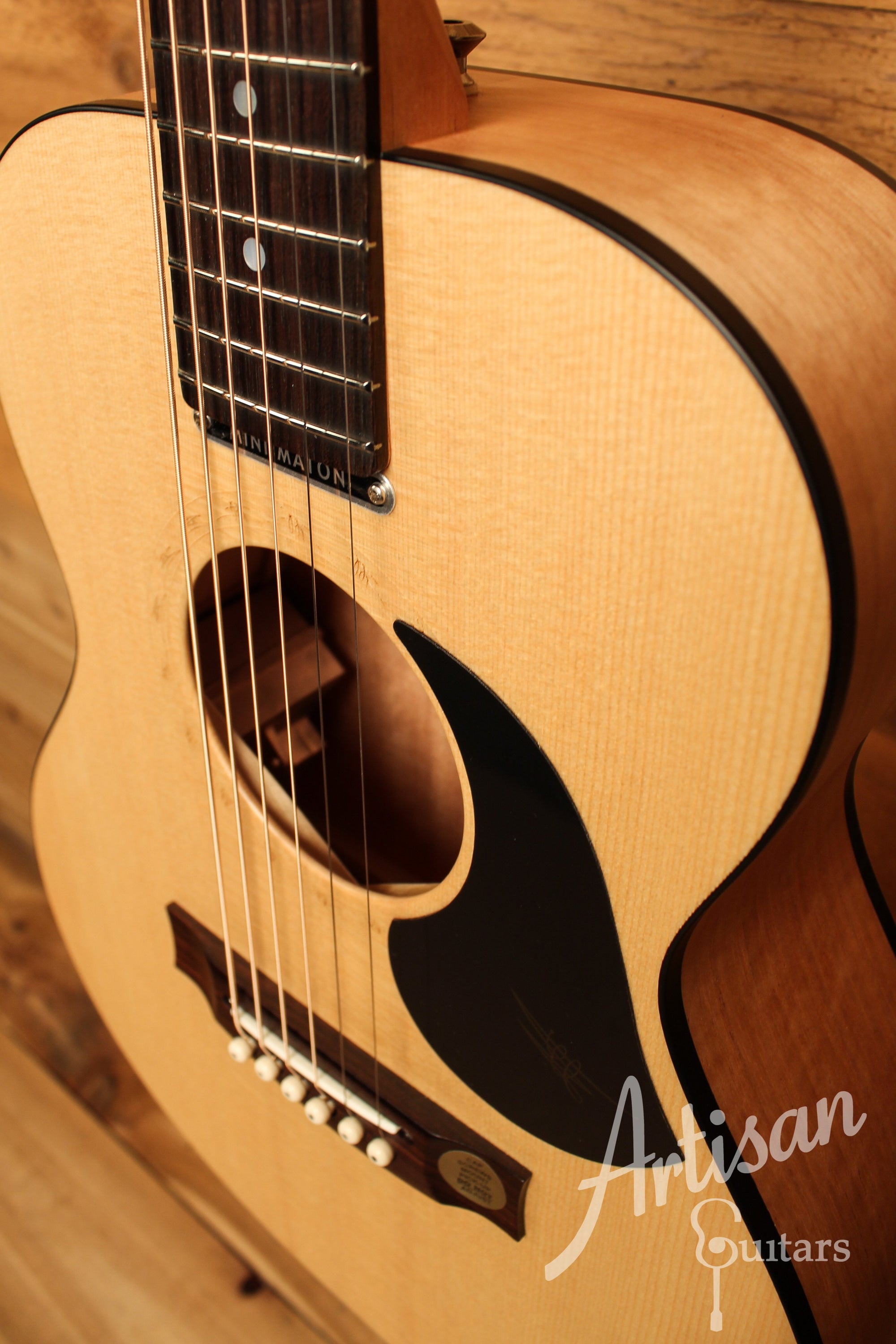 Maton EM6 Mini Guitar Sitka Spuce and Queensland Maple AP5 Original ID-12464 - Artisan Guitars