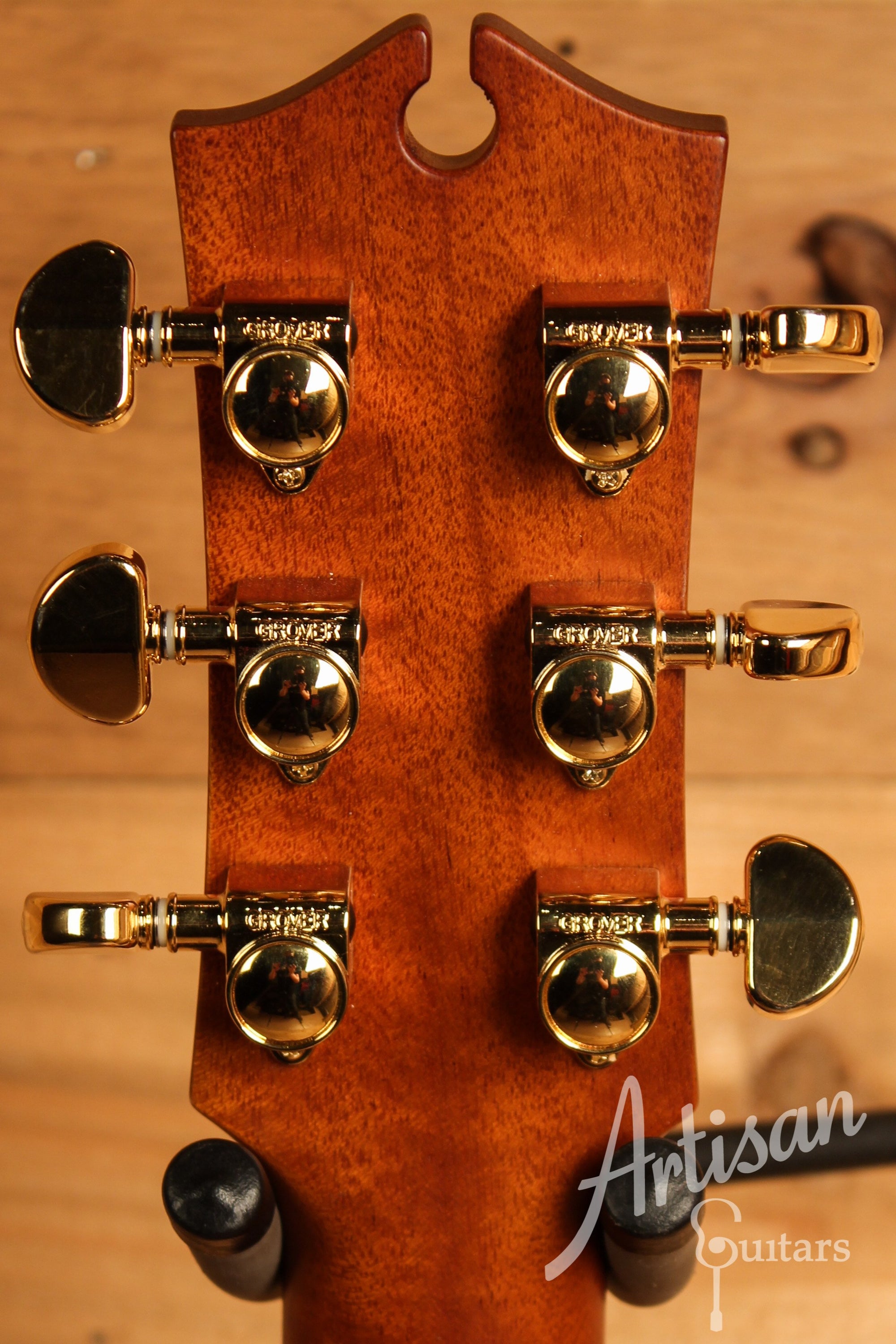 Maton 808C Nashville Series Sitka Spruce and Blackwood, Vintage Amber Sunburst and Cutaway ID-12474 - Artisan Guitars