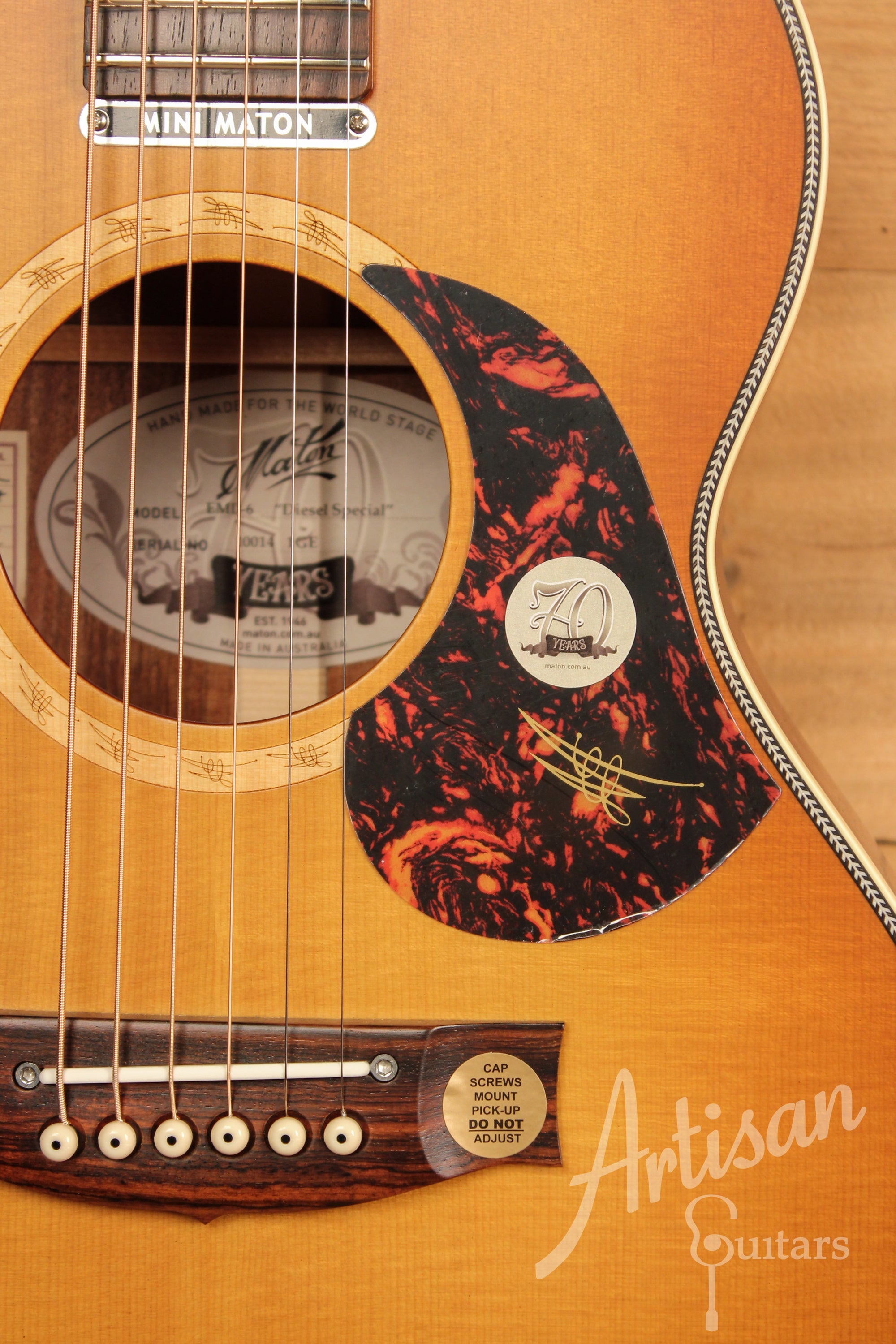 Maton EMD6 Mini Maton Diesel Sitka with Blackwood and Vintage Amber Sunburst ID-11462 - Artisan Guitars