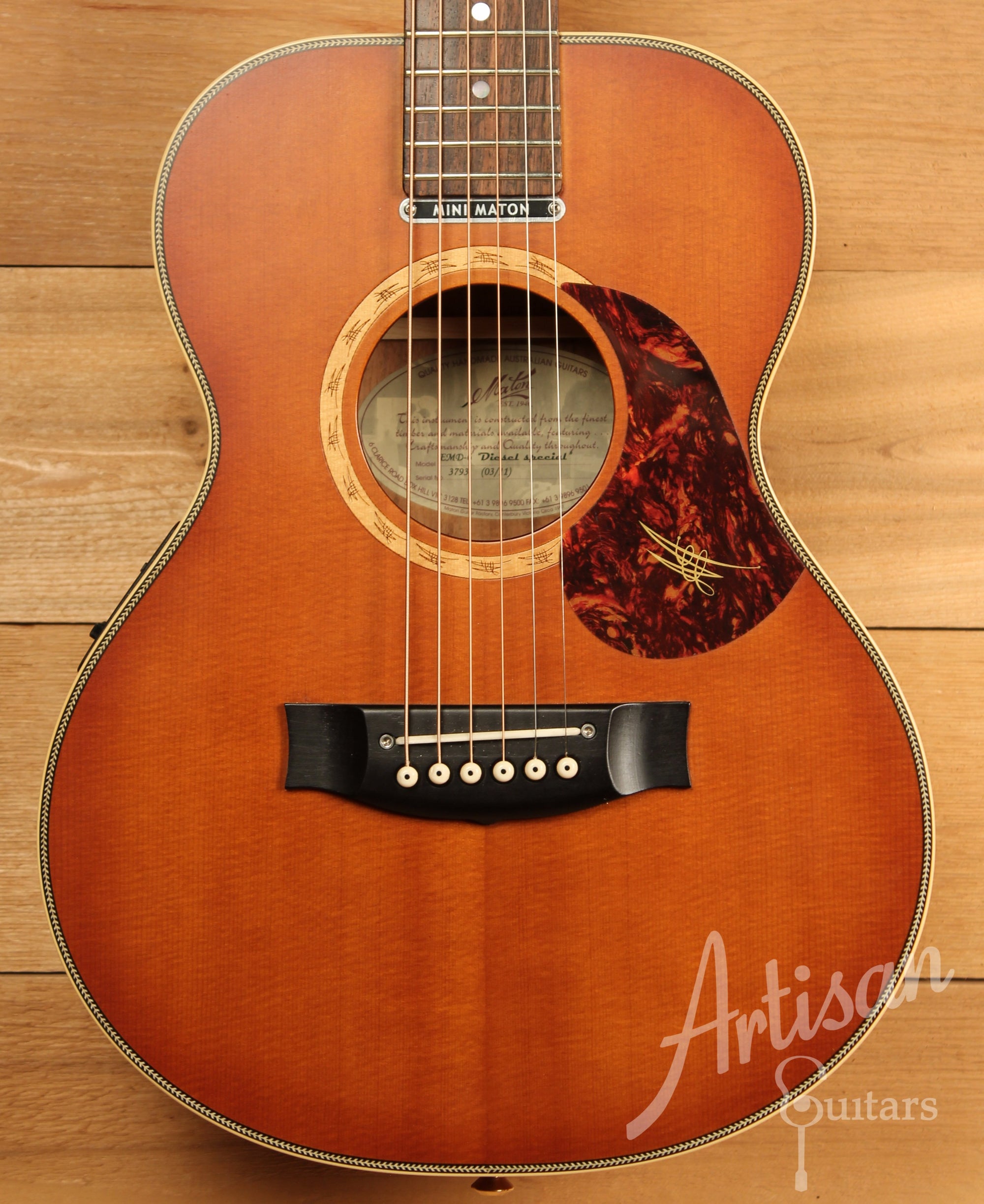 Maton EMD6 Mini Maton Diesel Sitka with Blackwood and Vintage Amber Sunburst Pre-Owned 2011 ID-11474 - Artisan Guitars